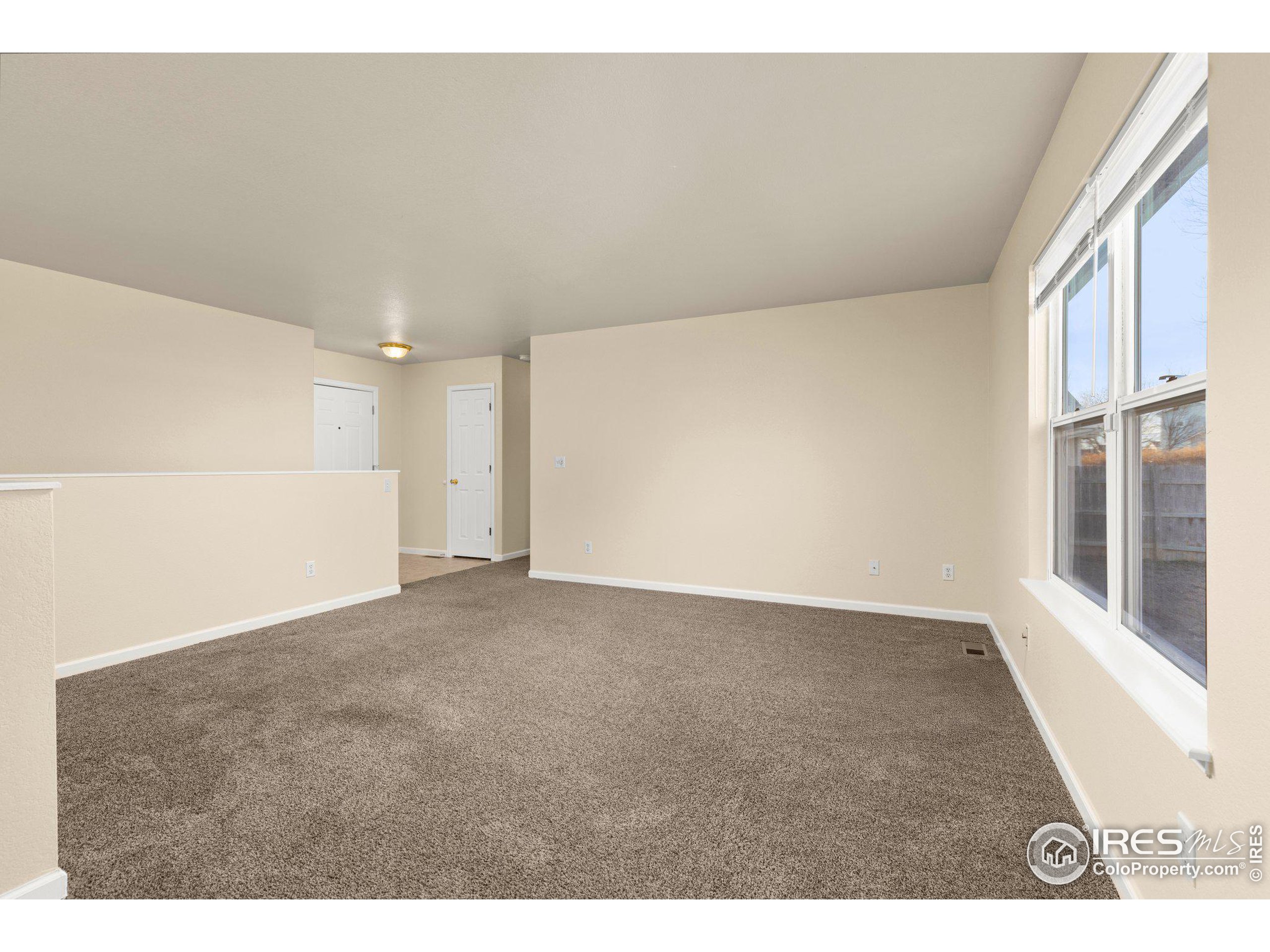 3709 Dove Ln