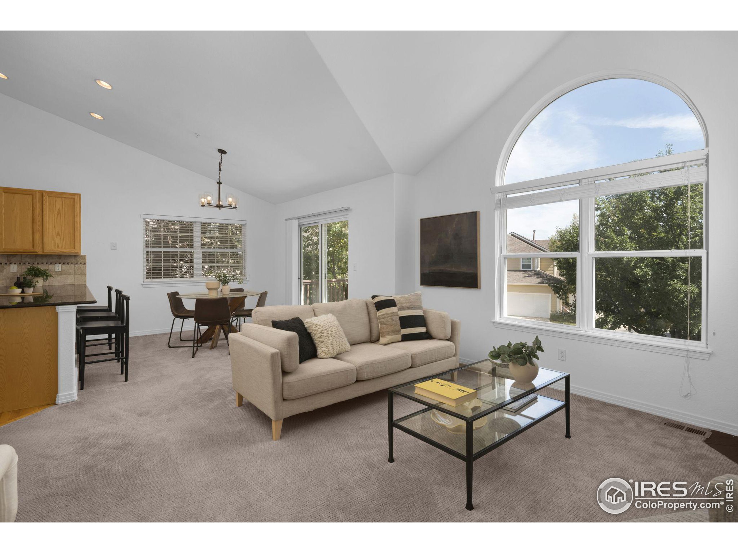 1640 Rockview Cir