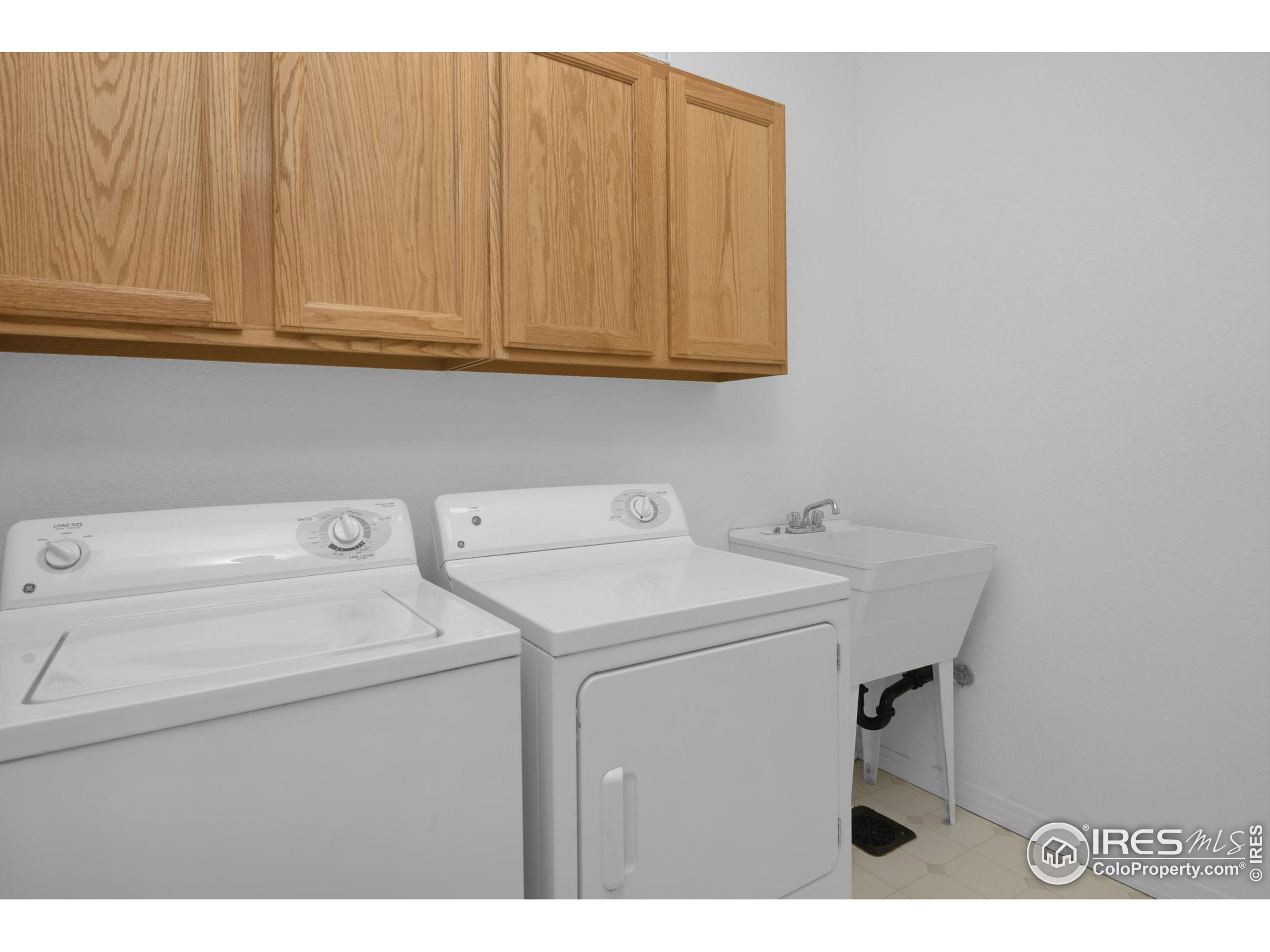 1640 Rockview Cir
