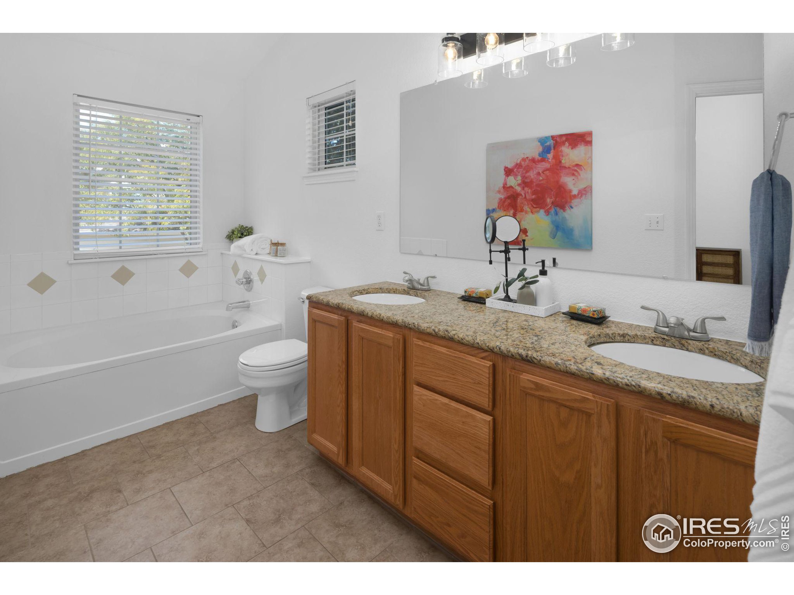 1640 Rockview Cir