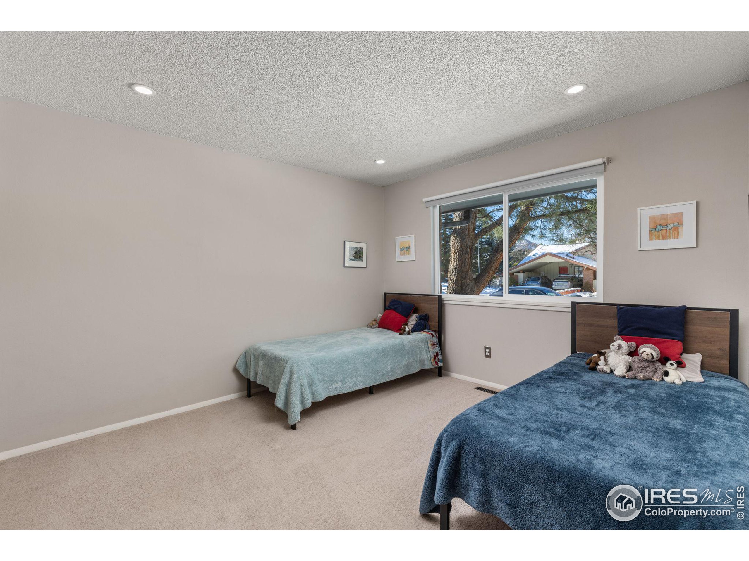 200 Fox Dr