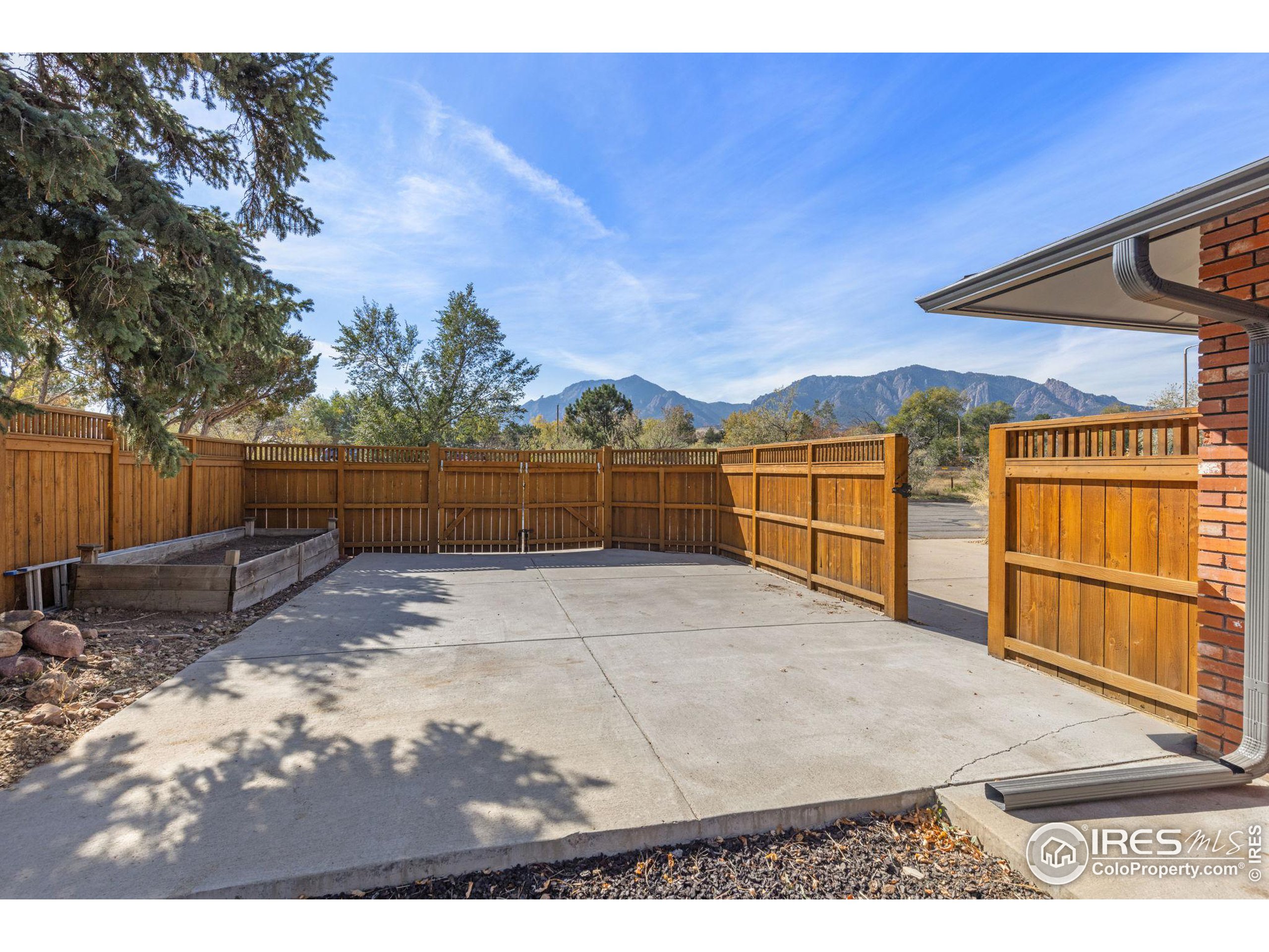 200 Fox Dr
