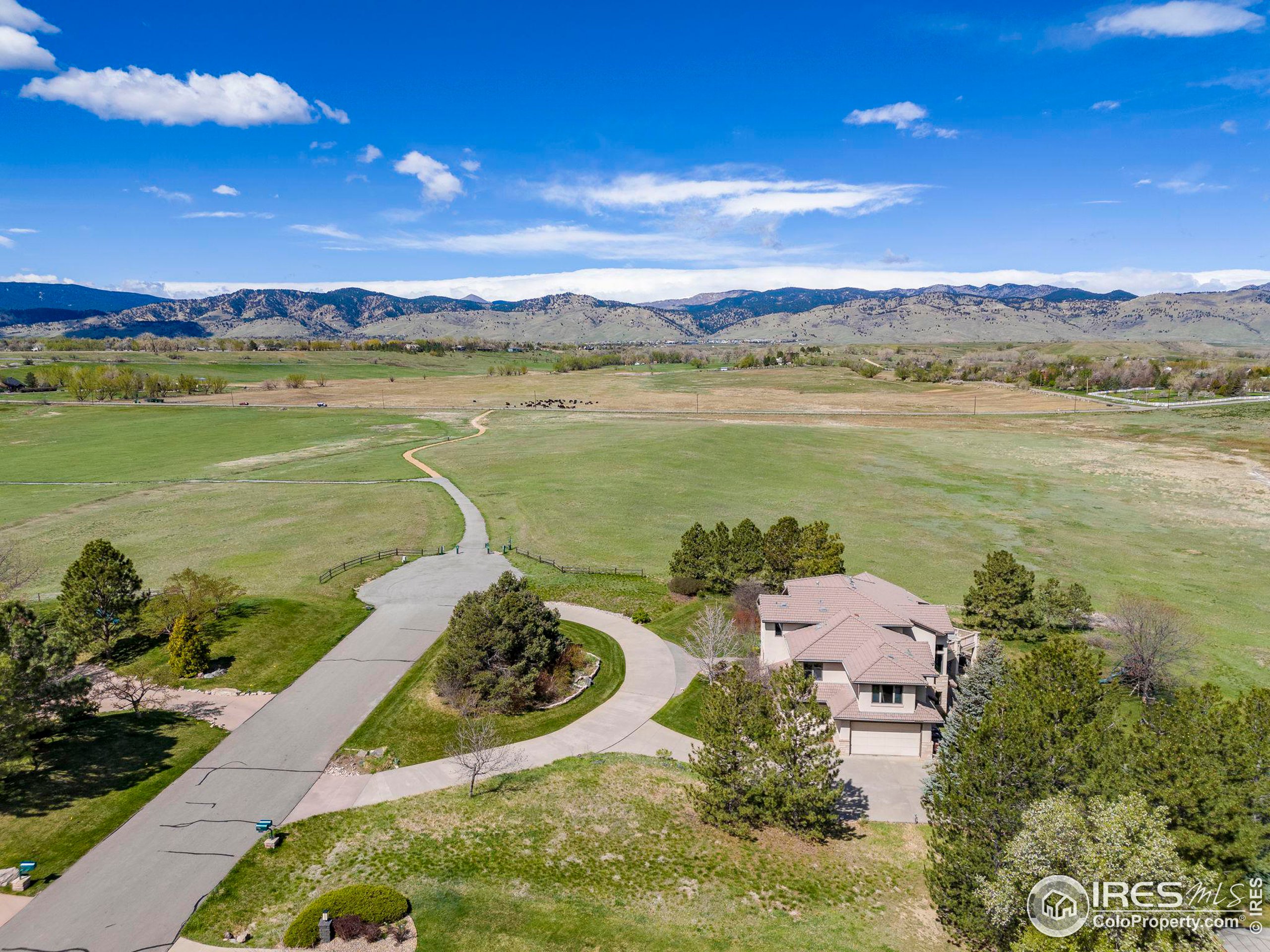 5277 Westridge Dr