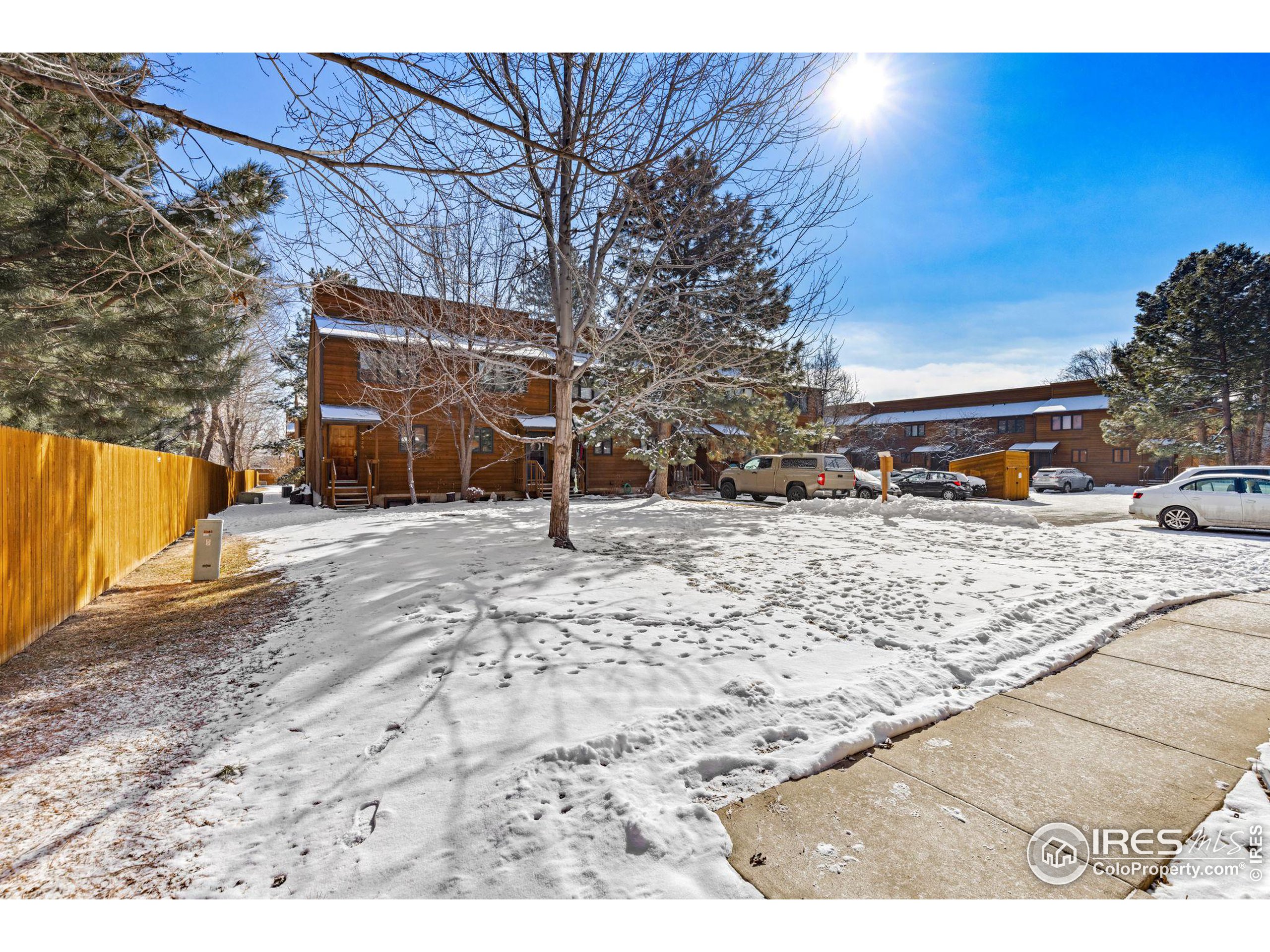 3323 Hickok Pl