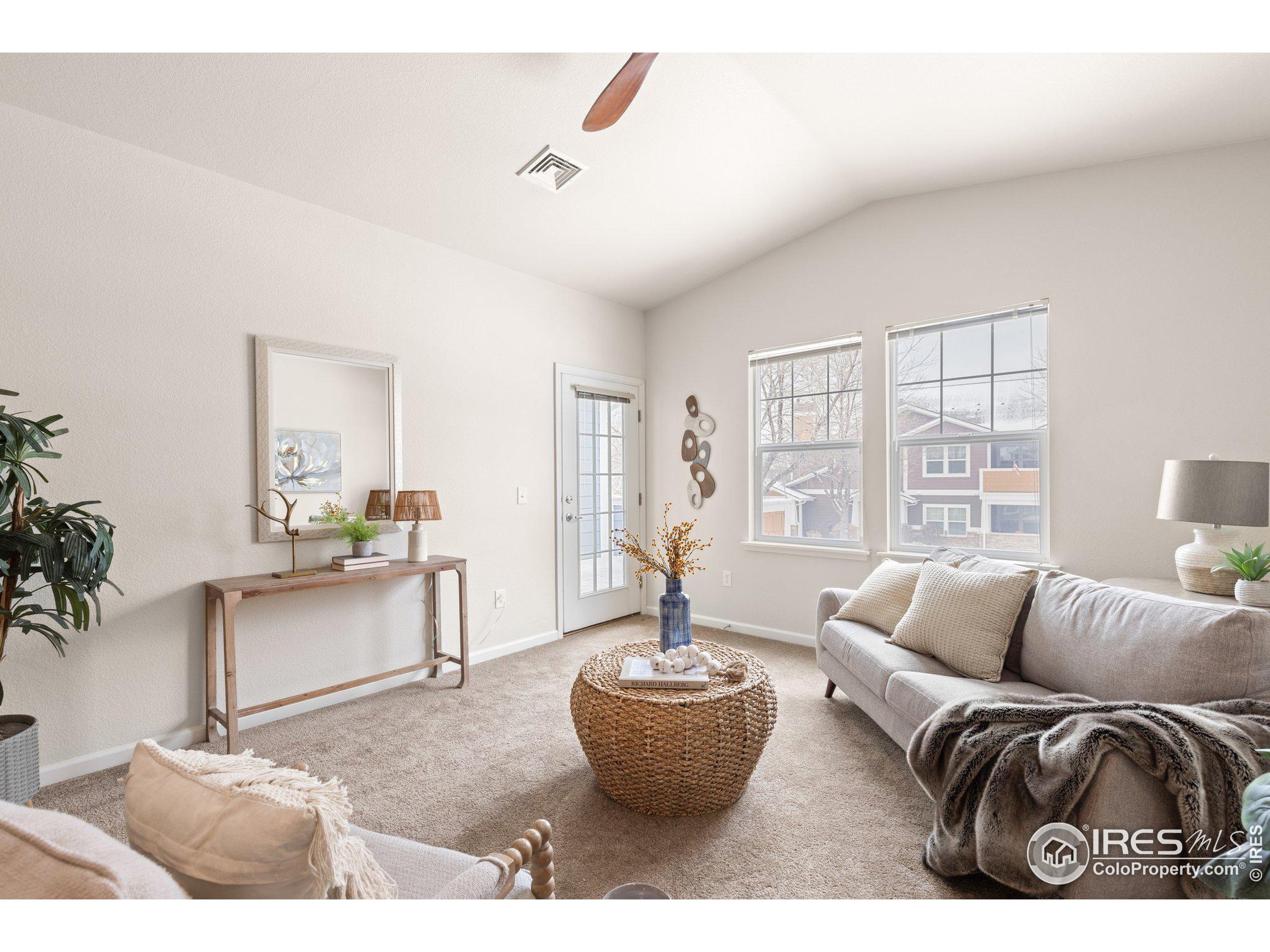 2421 Owens Ave 201