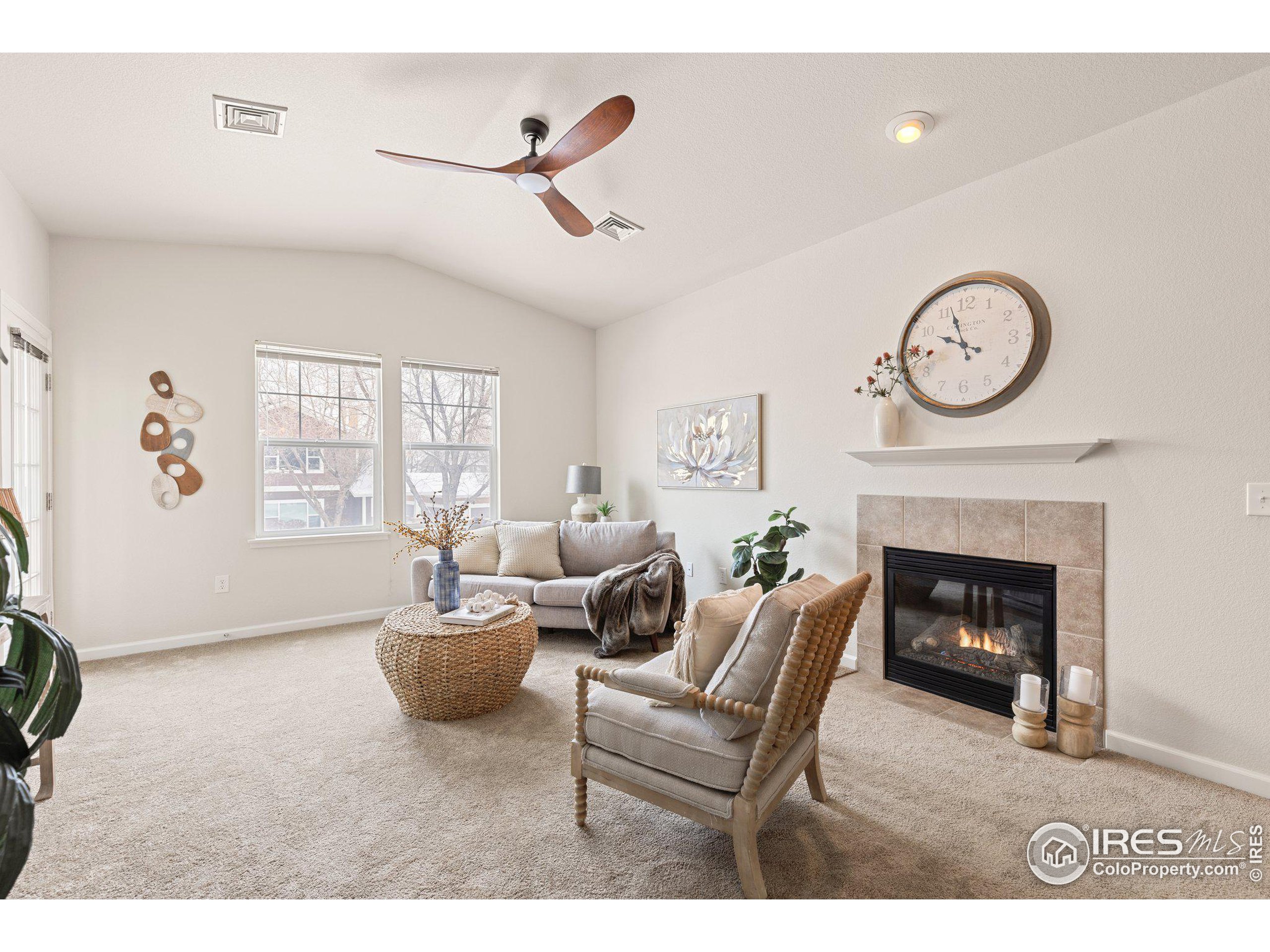 2421 Owens Ave 201