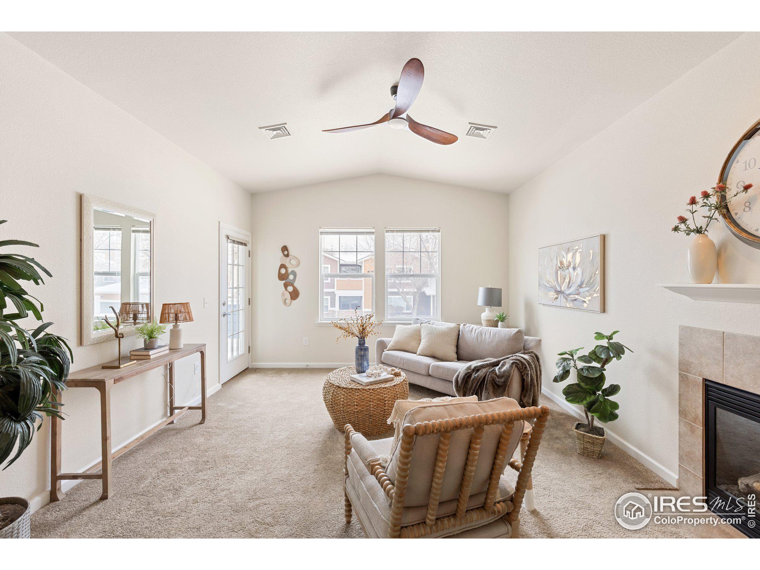 2421 Owens Ave 201
