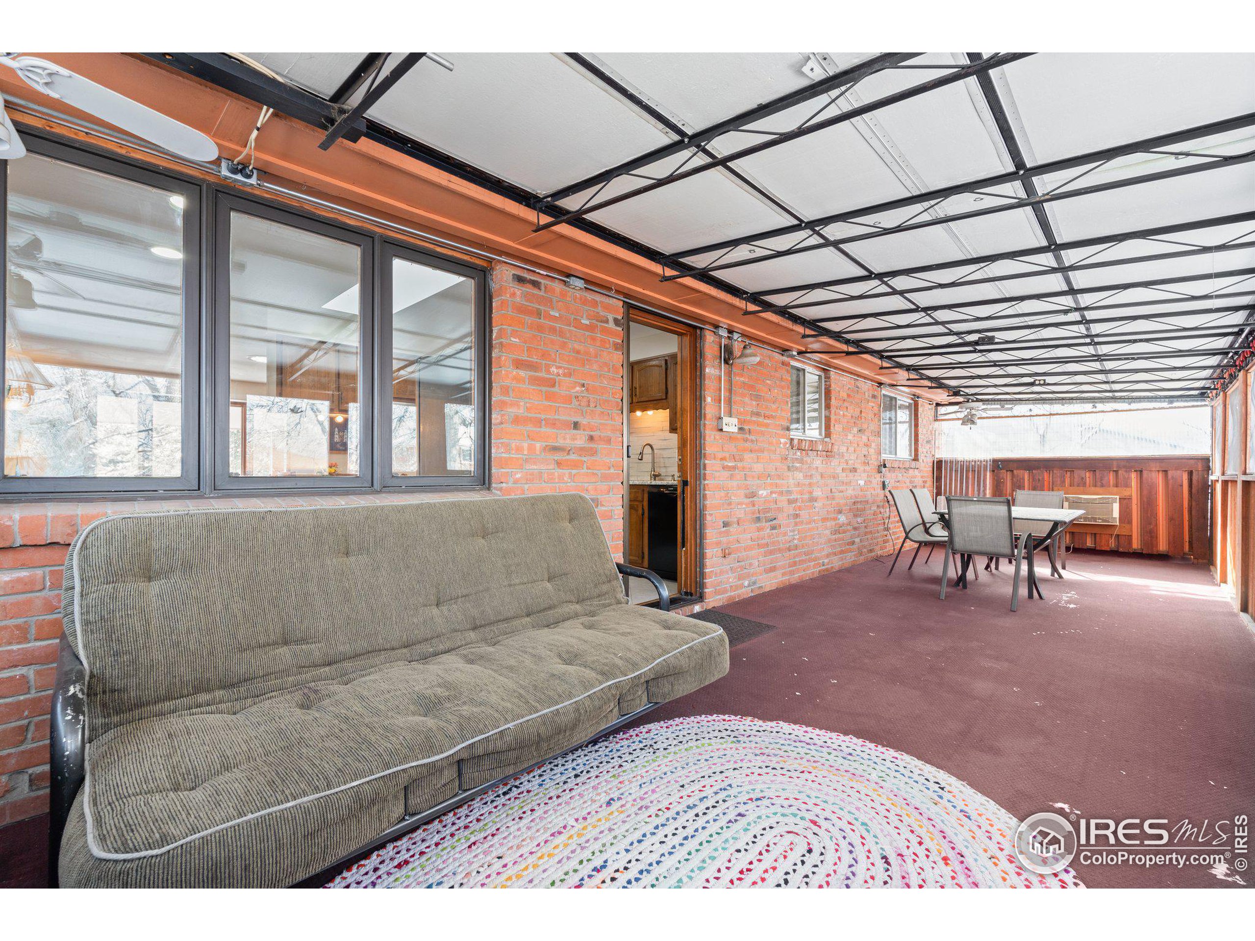 255 Iroquois Dr