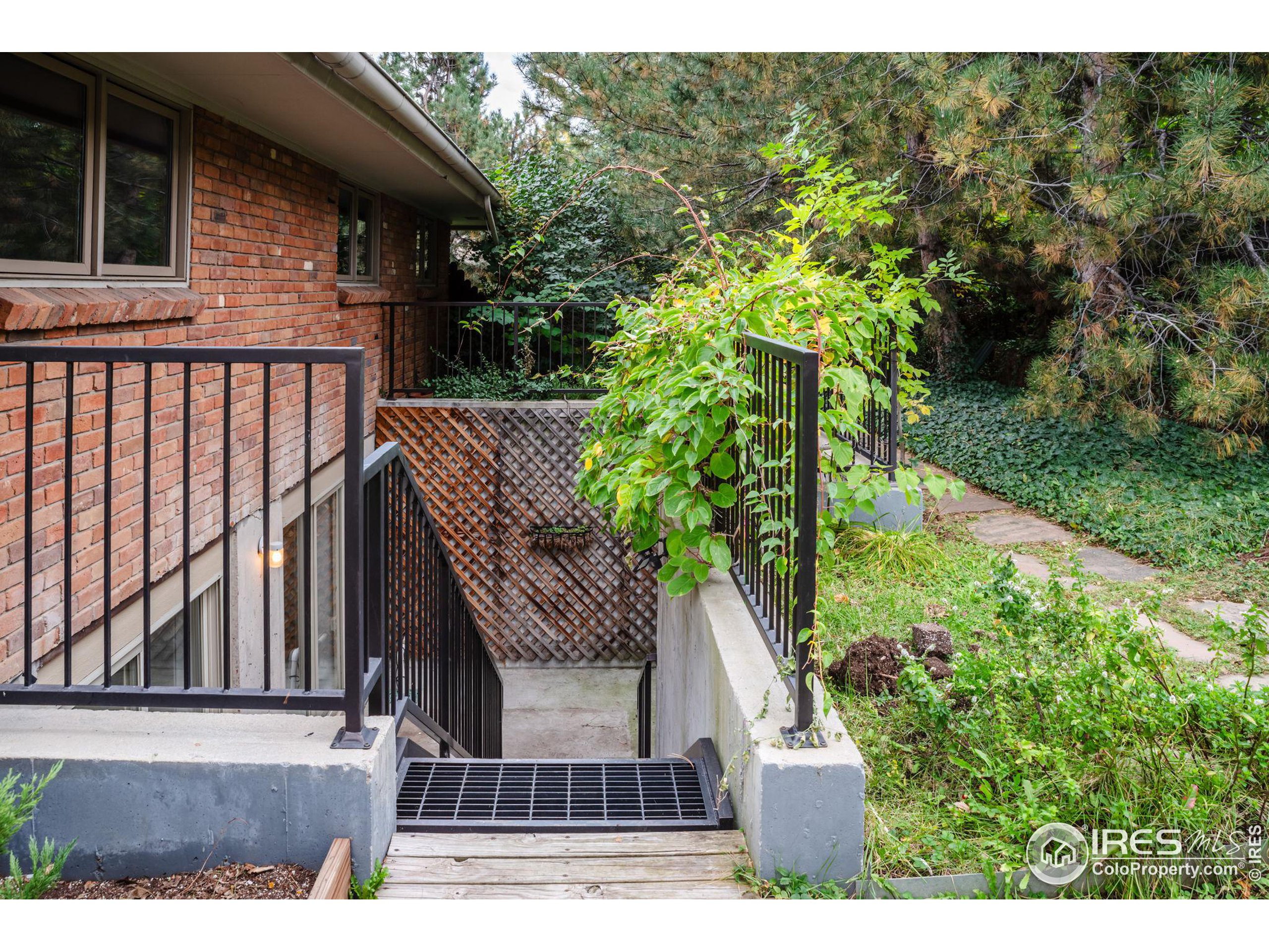 390 Inca Pkwy