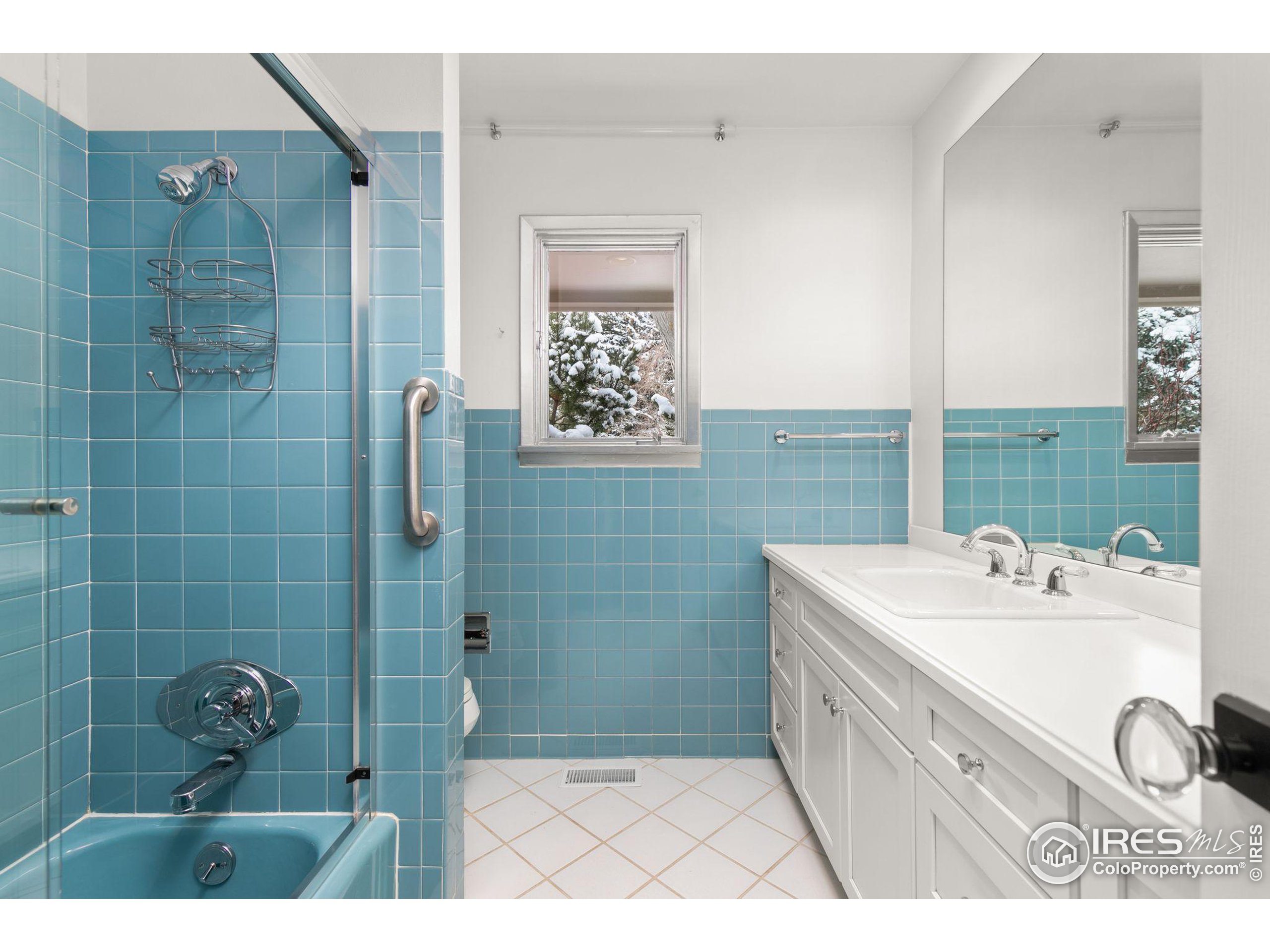 390 Inca Pkwy