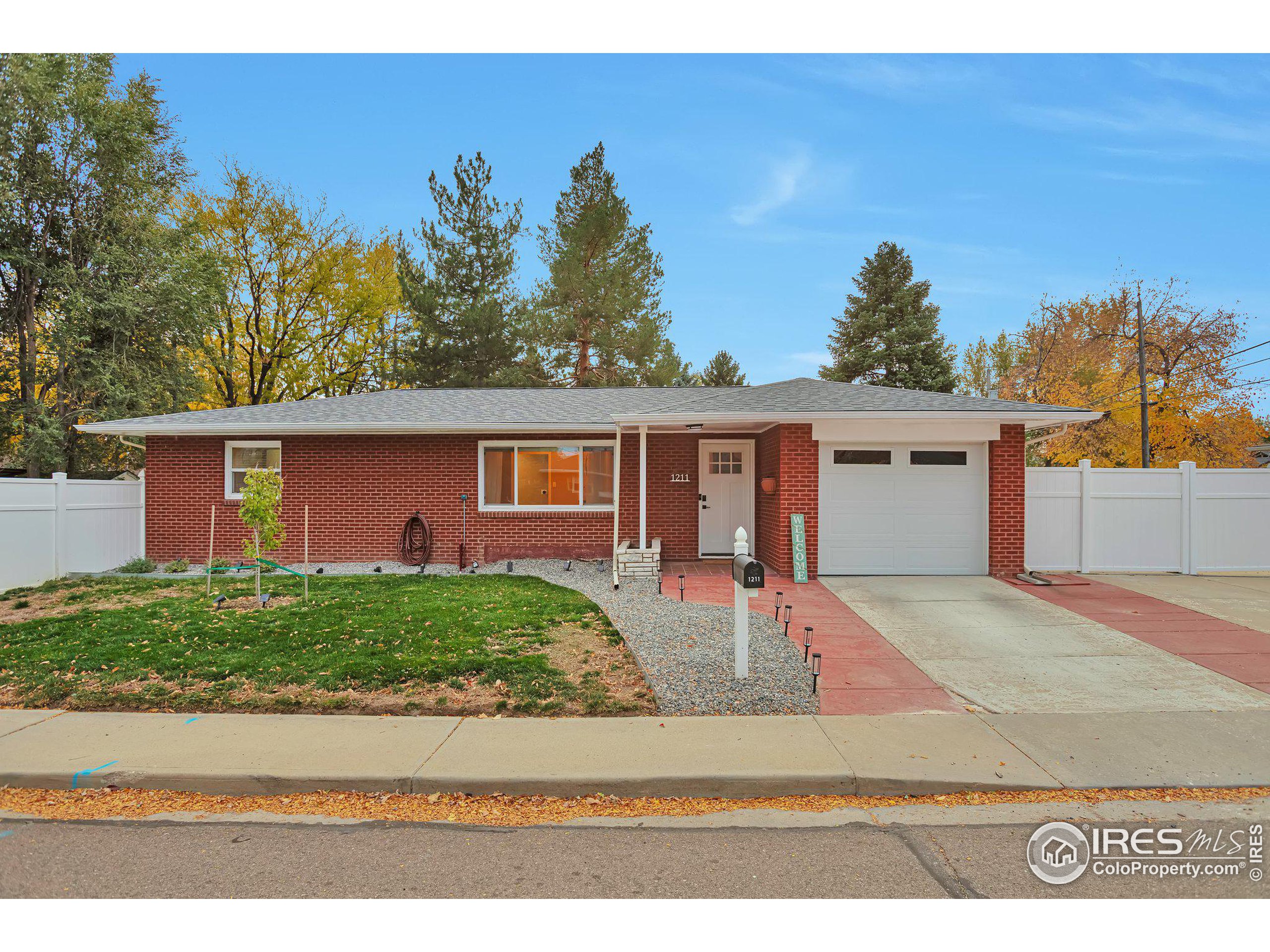 1211 16th Ave