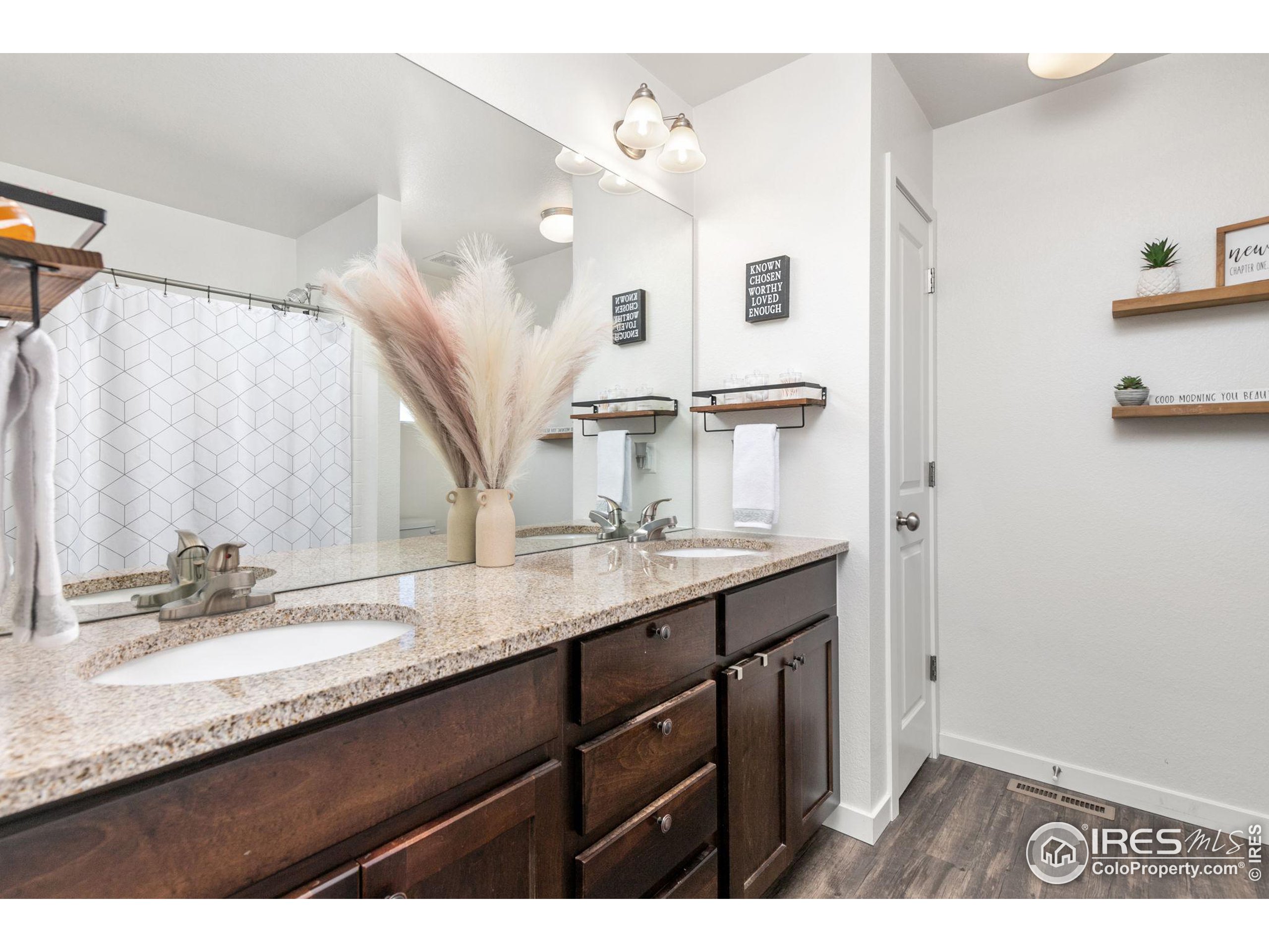 7263 Horsechestnut St