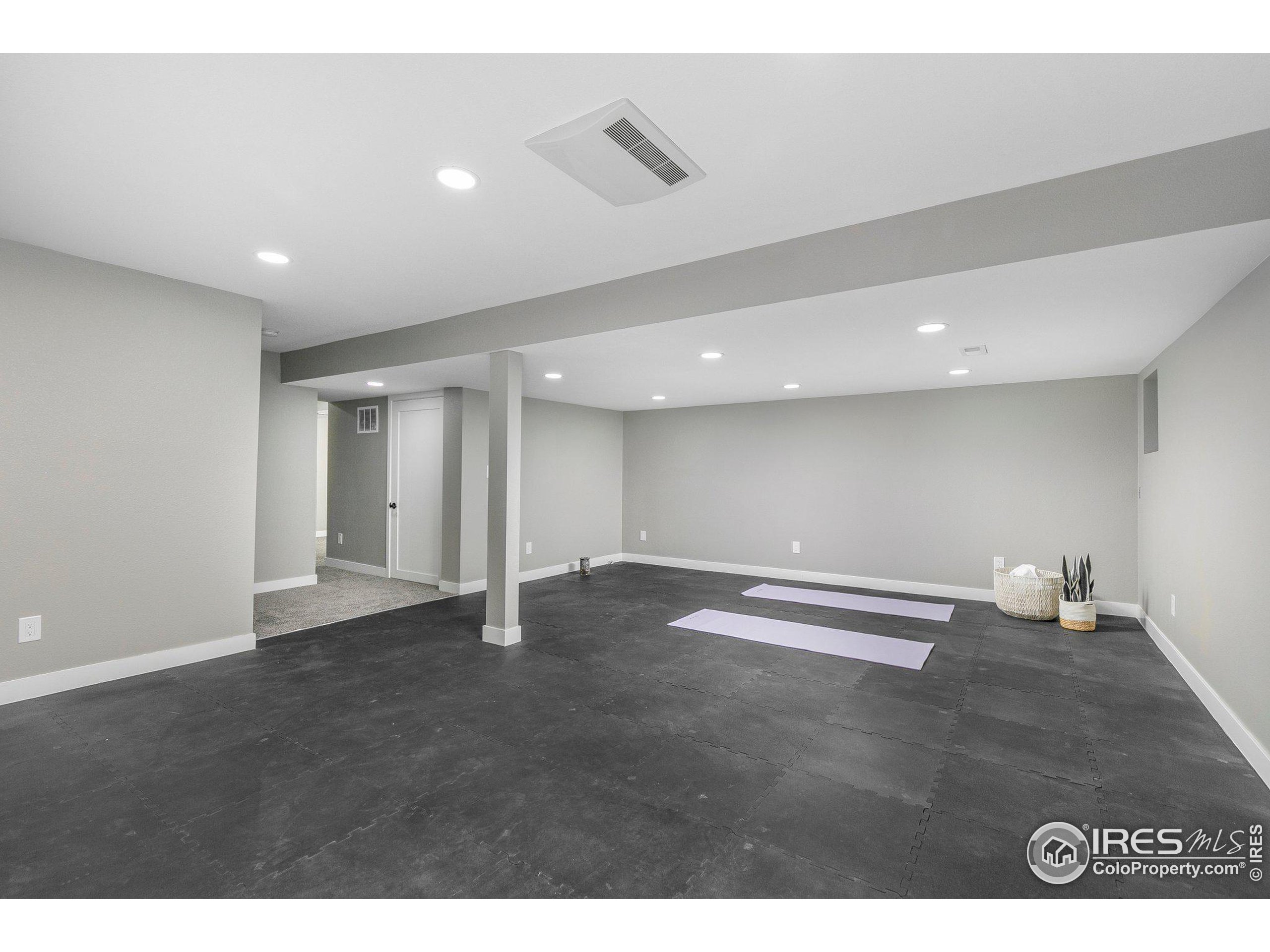 1557 Bradley Dr