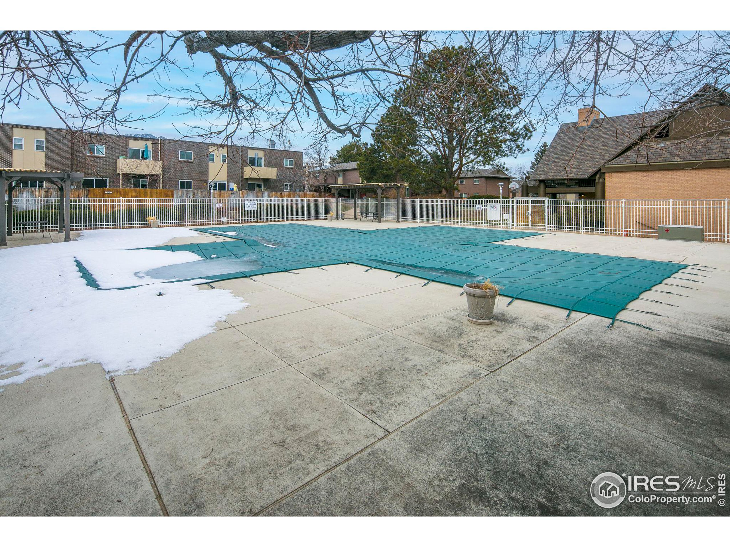 1557 Bradley Dr