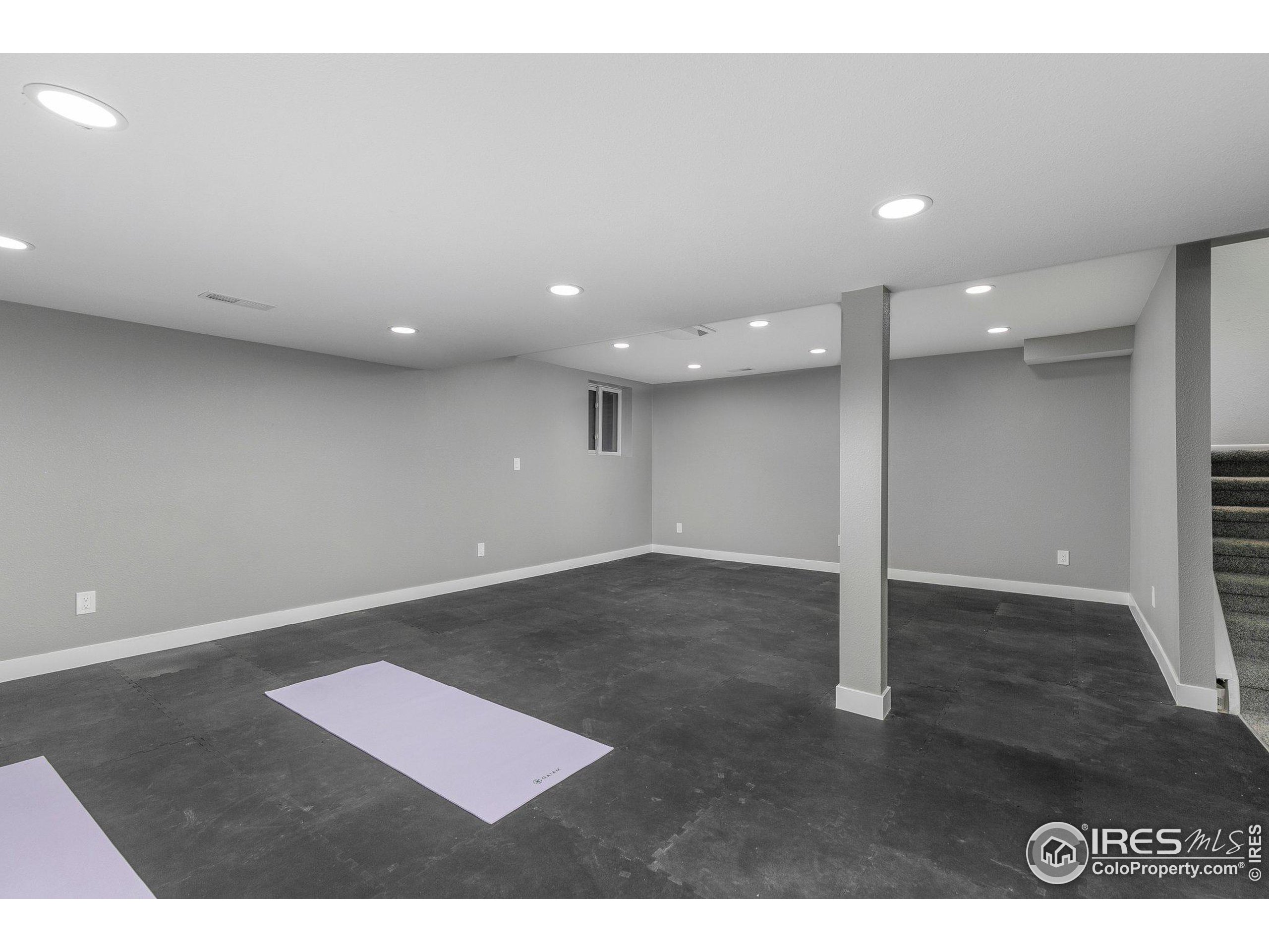 1557 Bradley Dr
