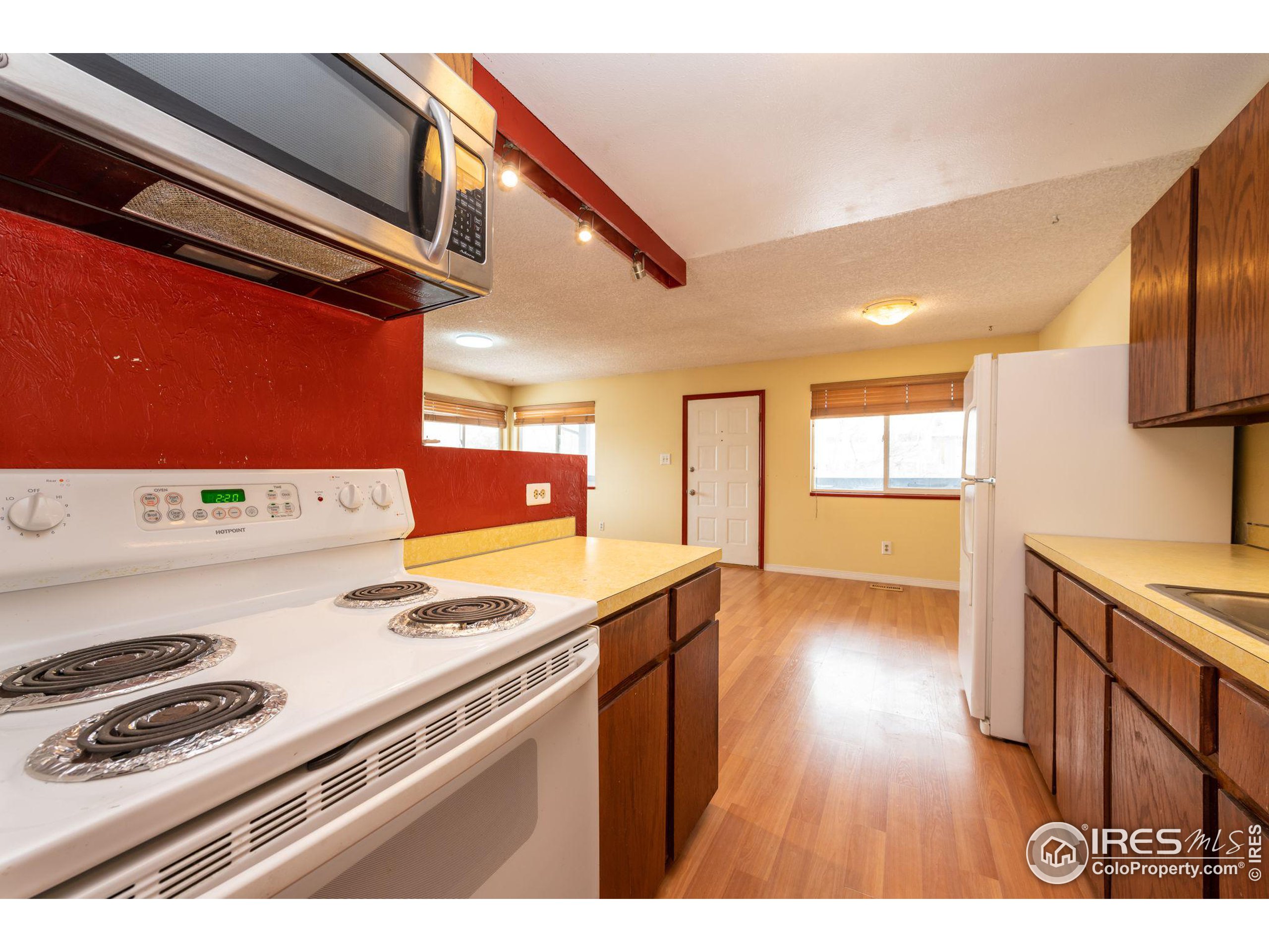 1129 Monroe Dr D