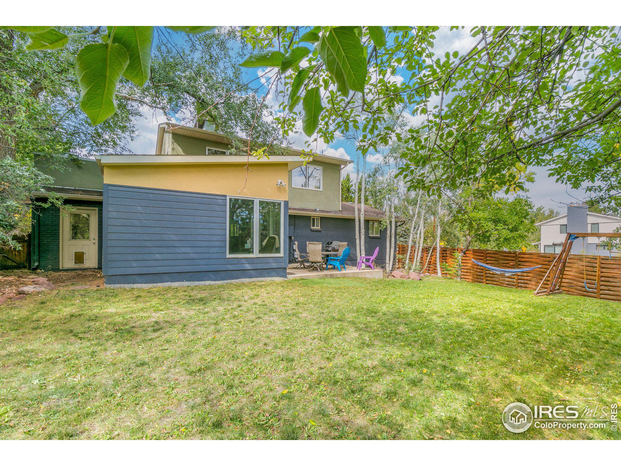 1110 Edinboro Dr