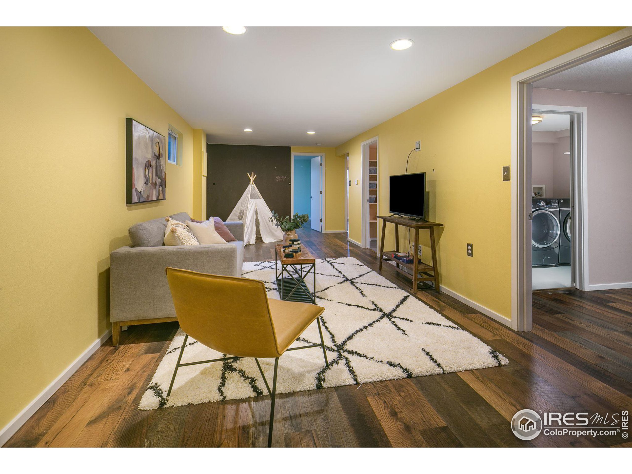 1110 Edinboro Dr