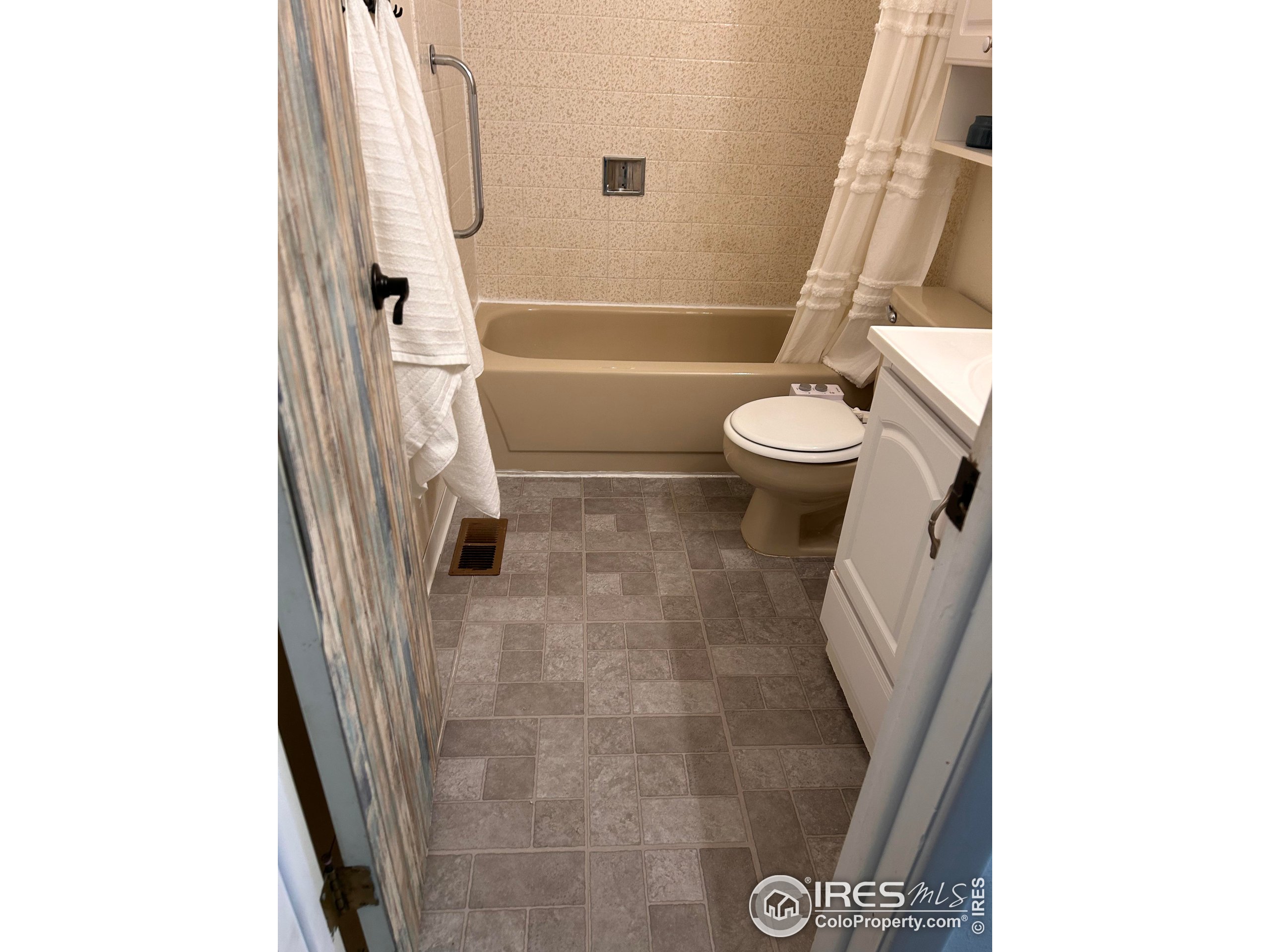 1410 Crete Ct C6