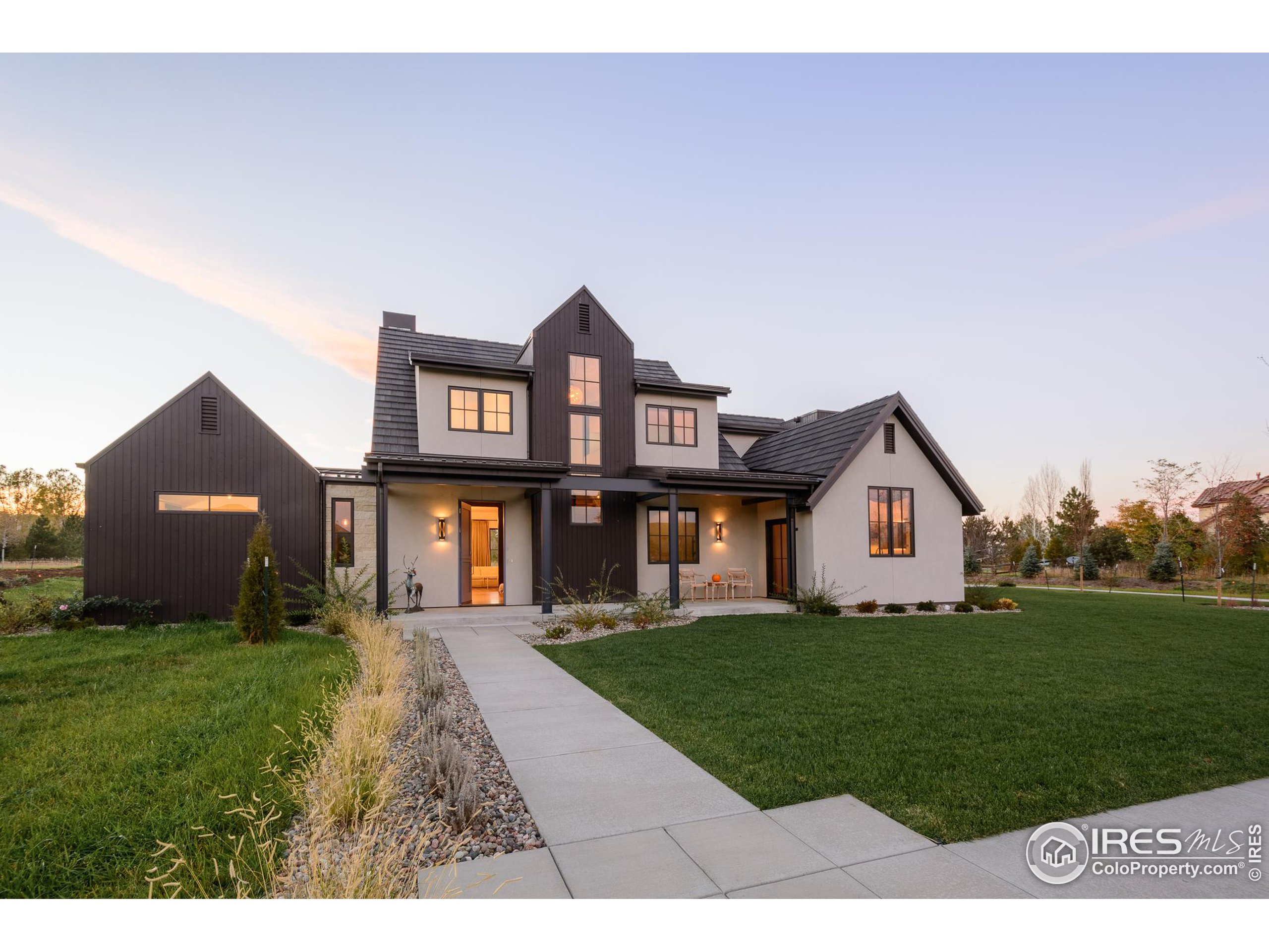 8661 Portico Ln