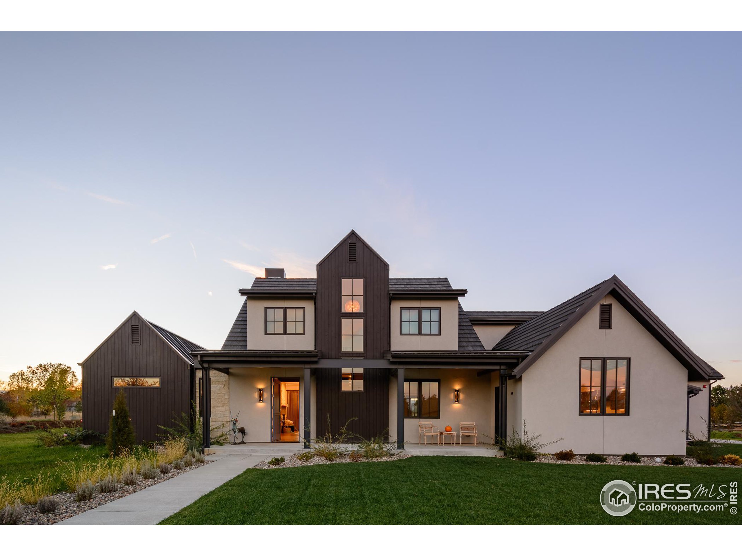 8661 Portico Ln