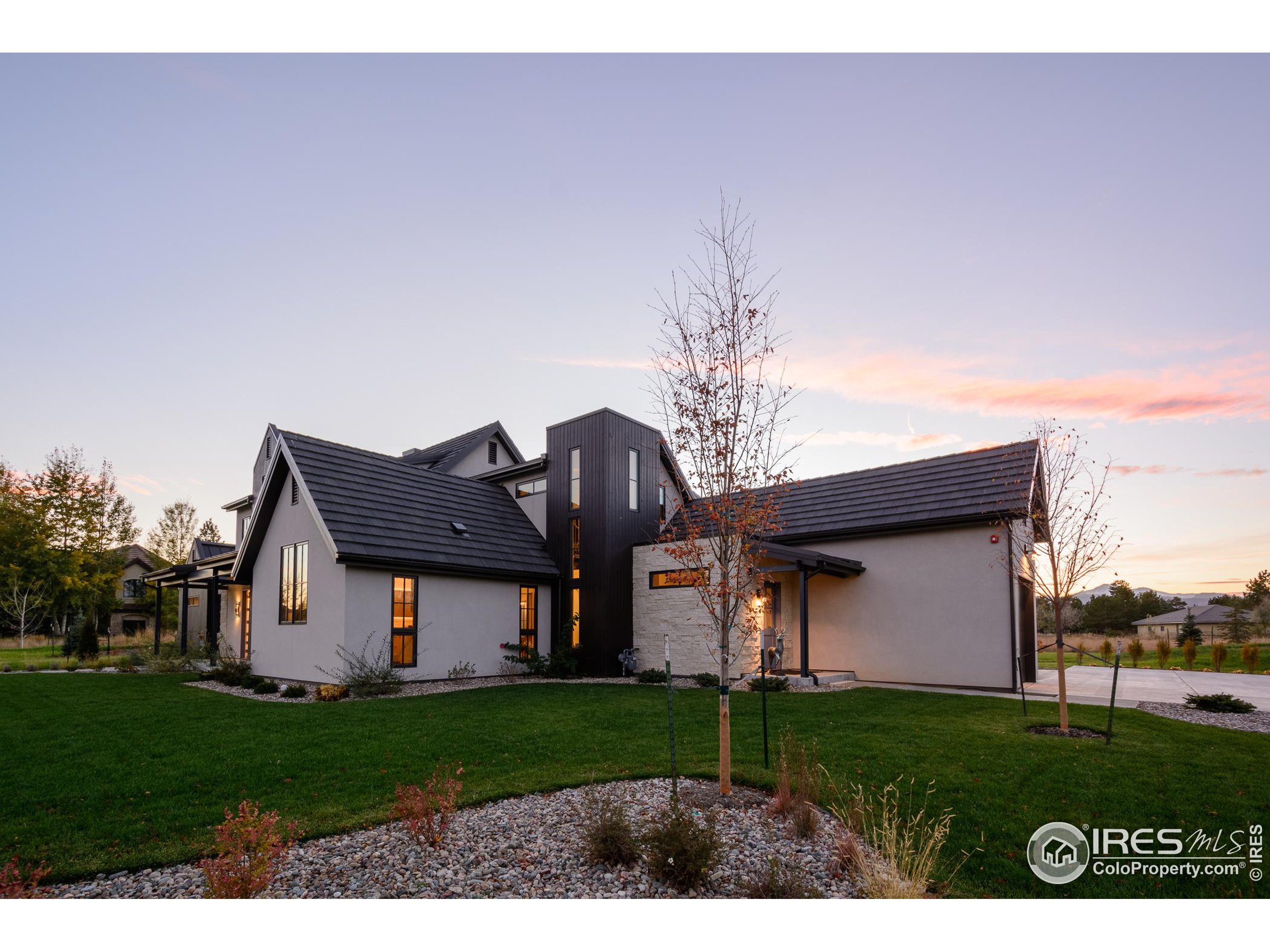 8661 Portico Ln