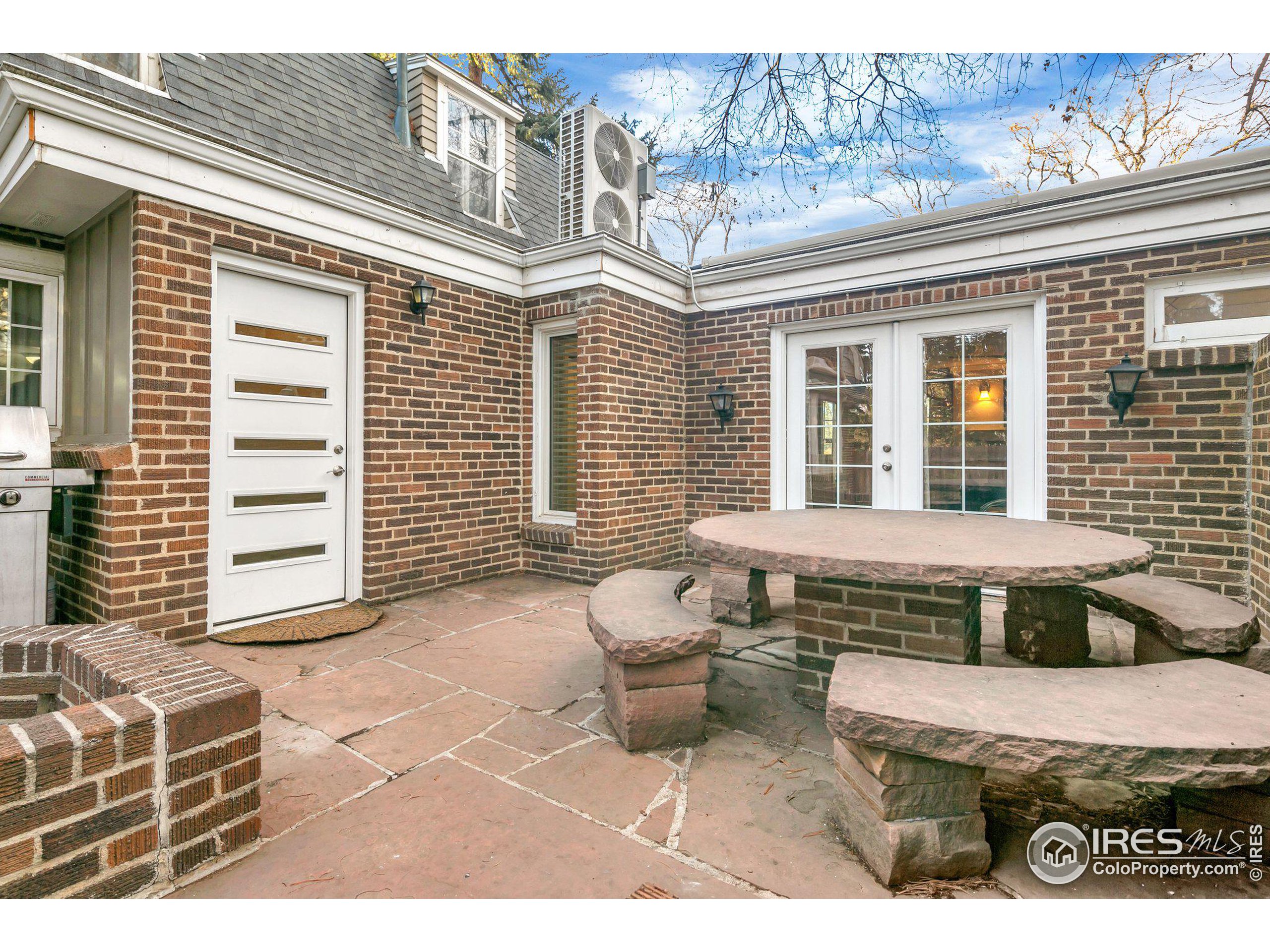 1126 3rd Ave