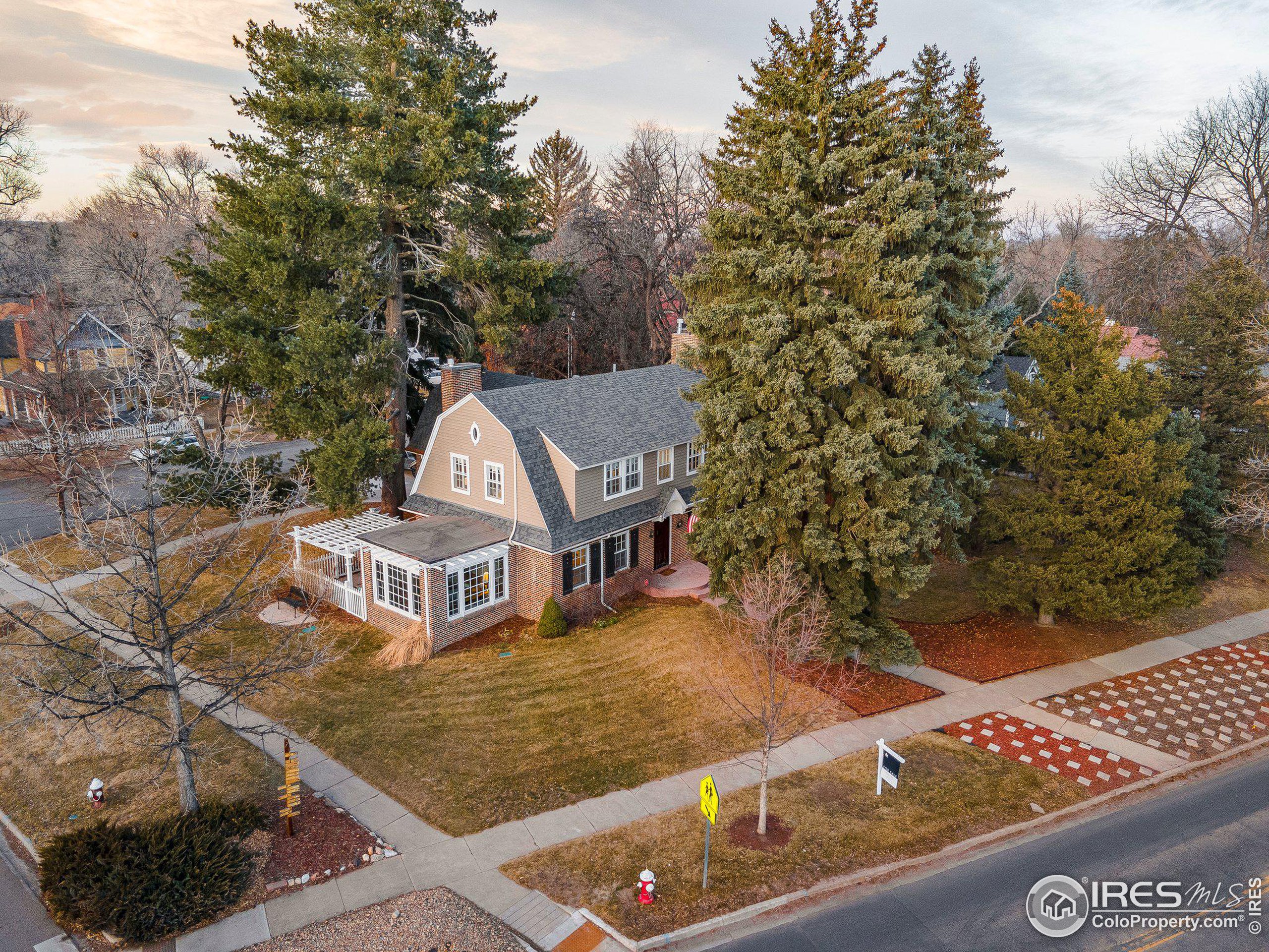 1126 3rd Ave