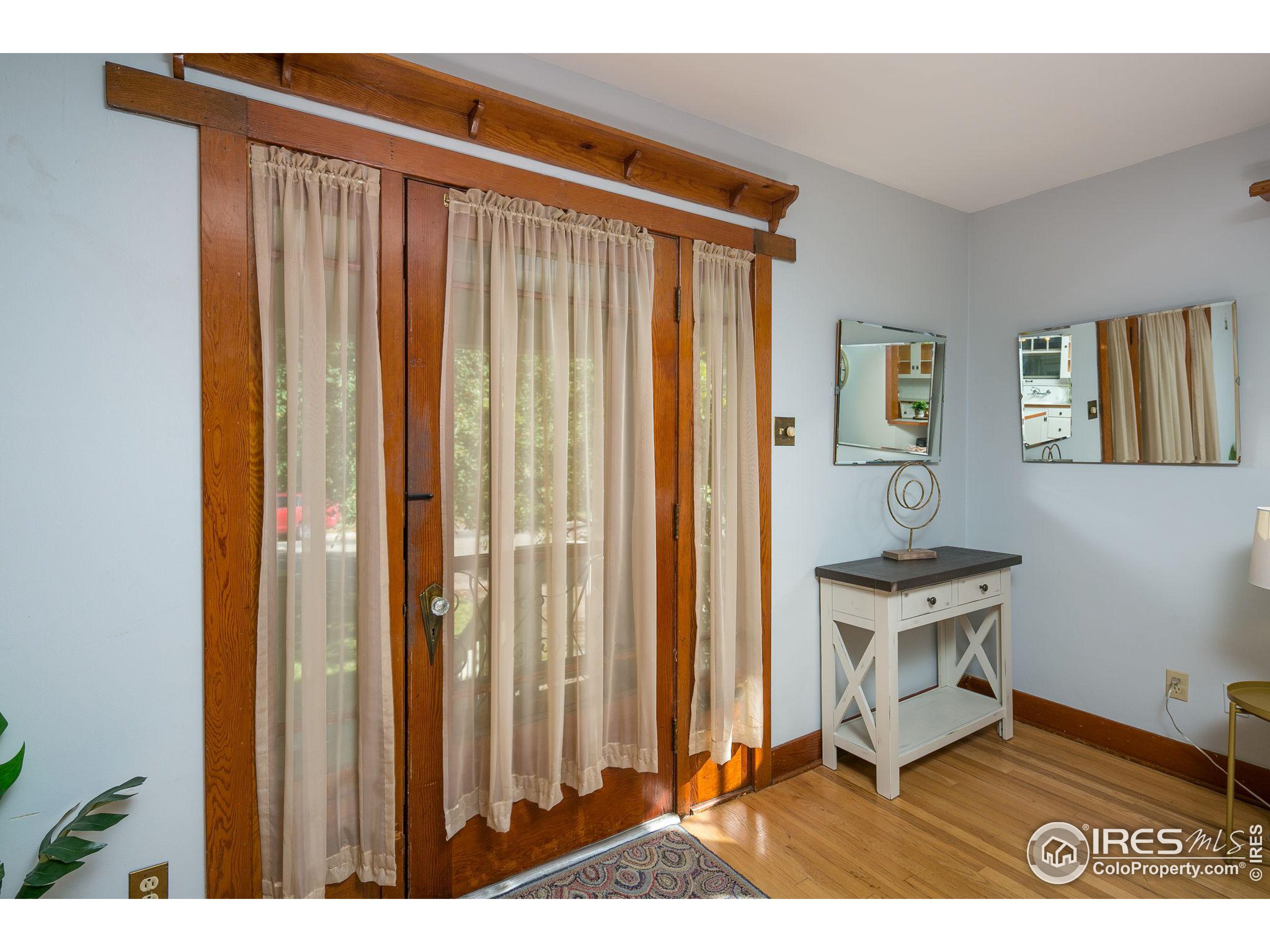 1121 5th Ave