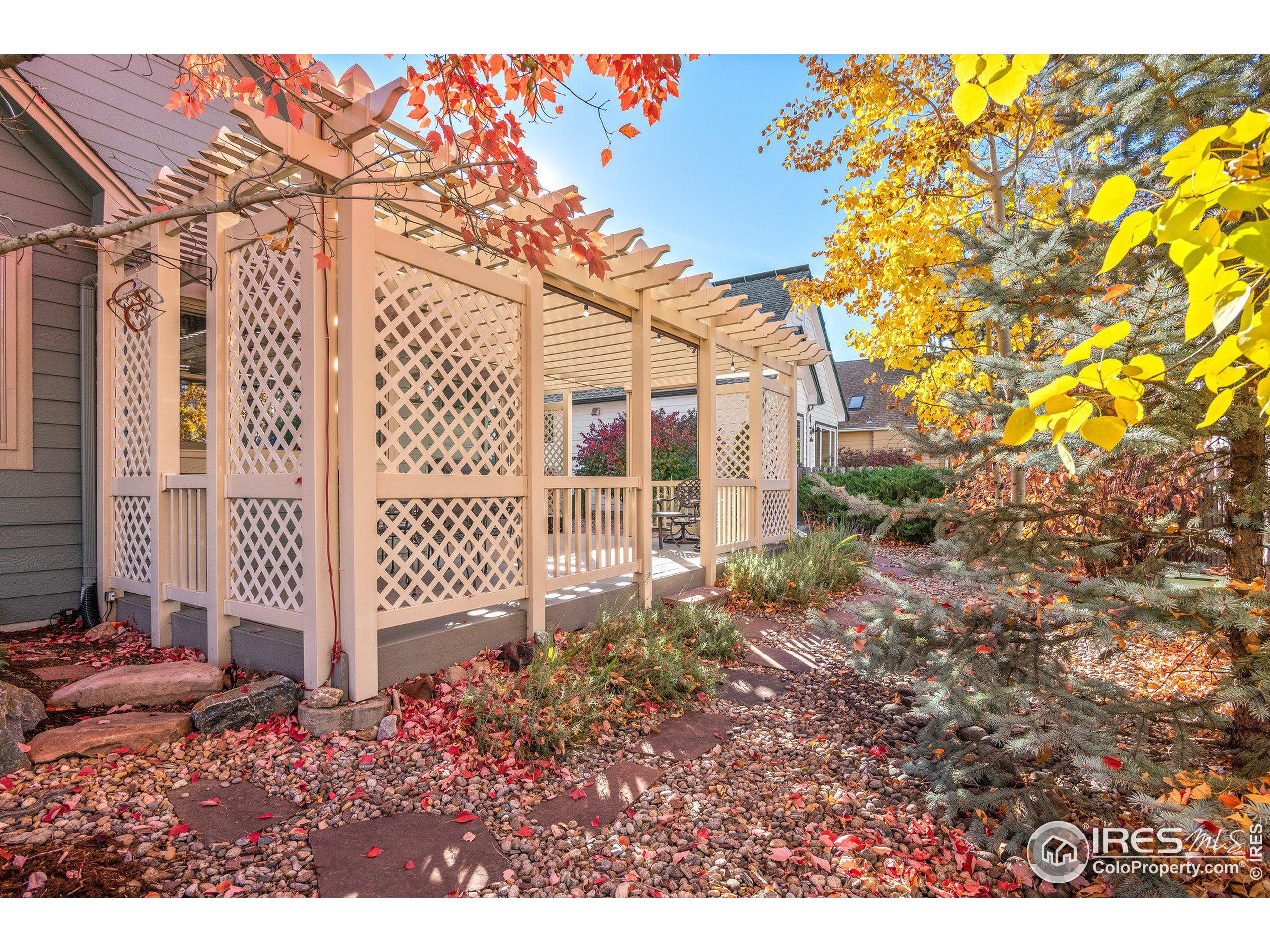 1527 Lodge Ct