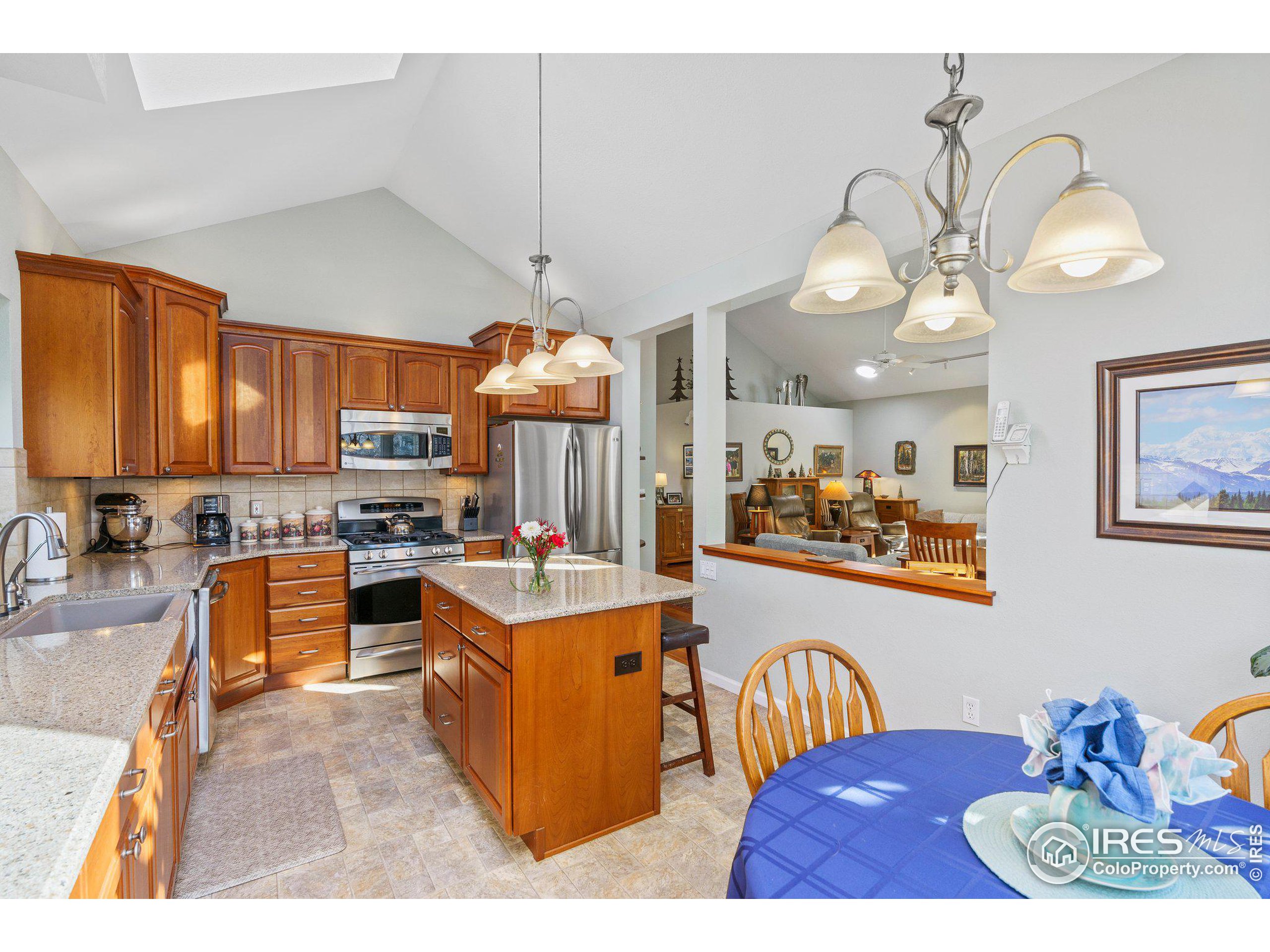 1527 Lodge Ct