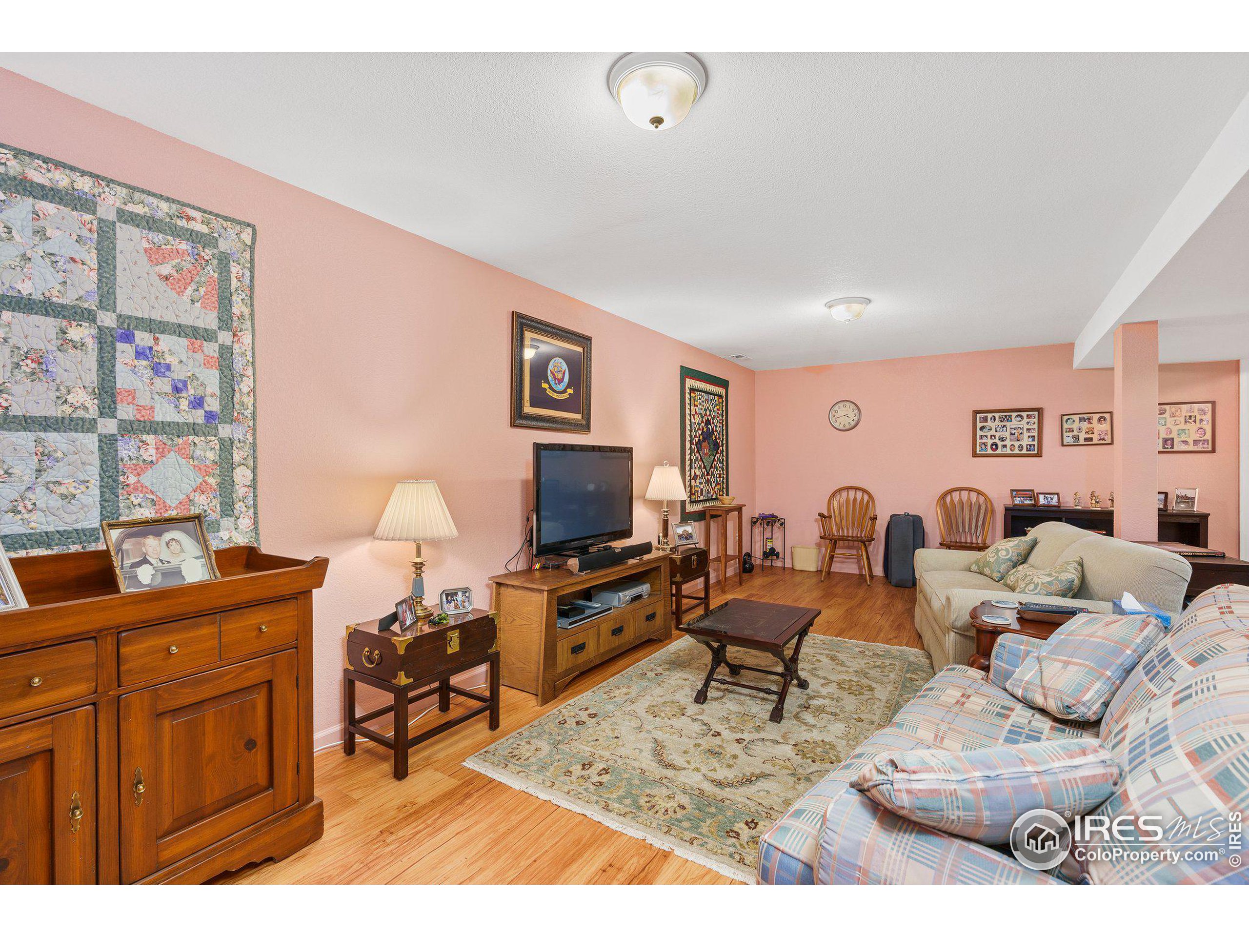 1527 Lodge Ct