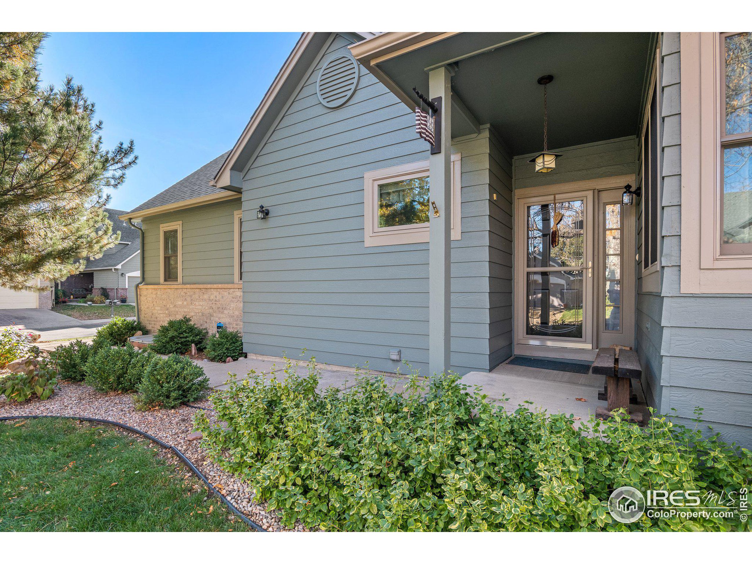 1527 Lodge Ct