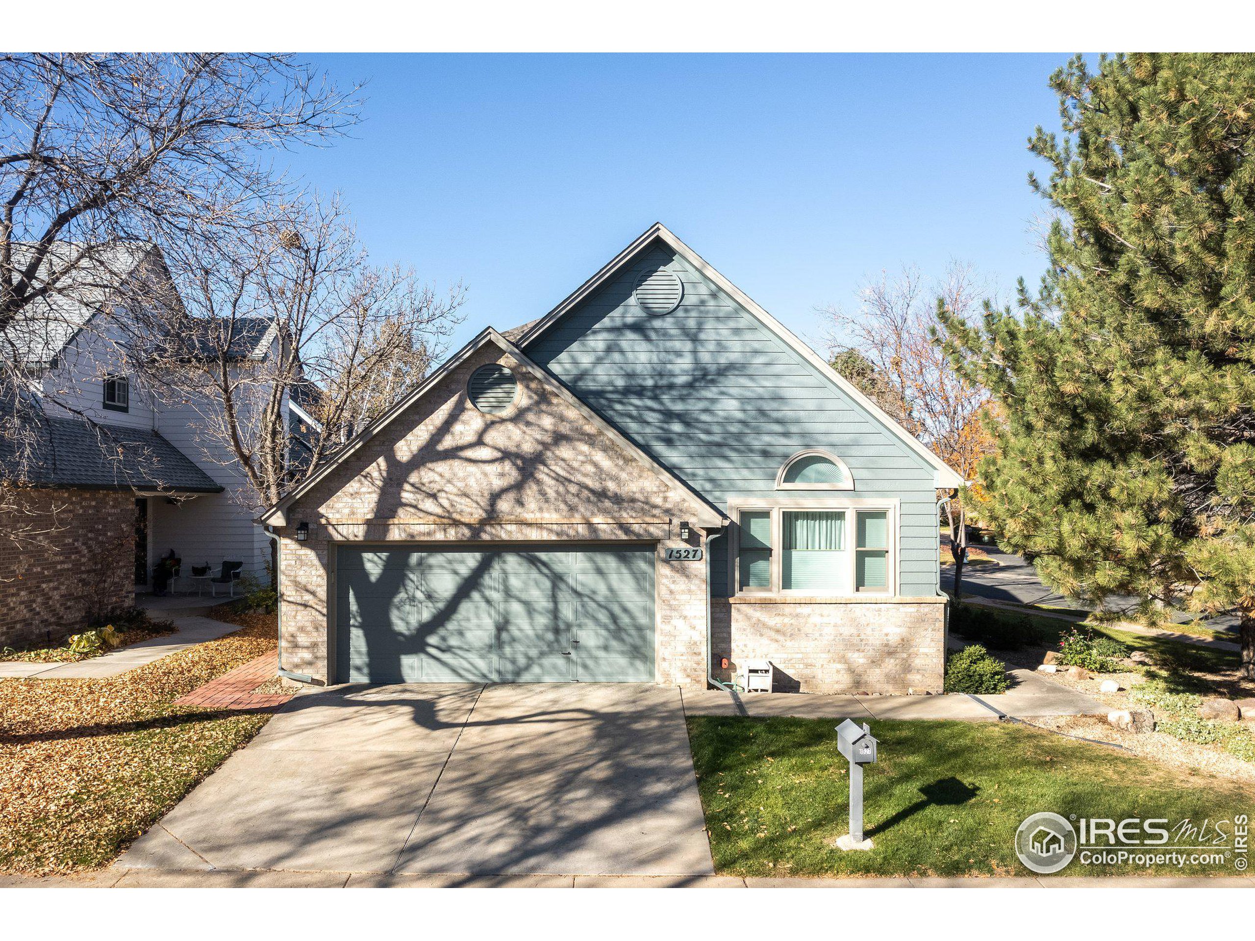 1527 Lodge Ct