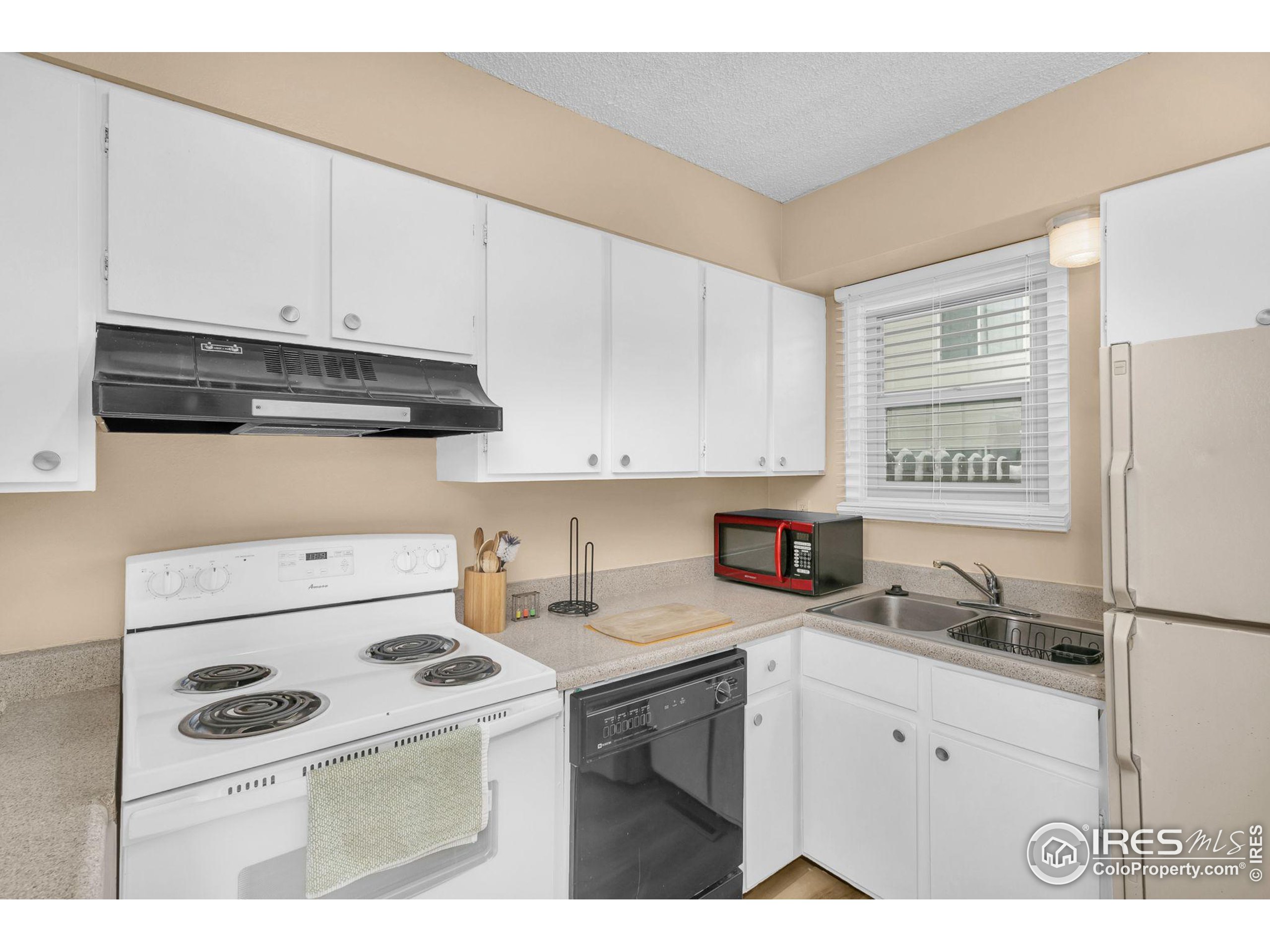3024 Ross Dr C23