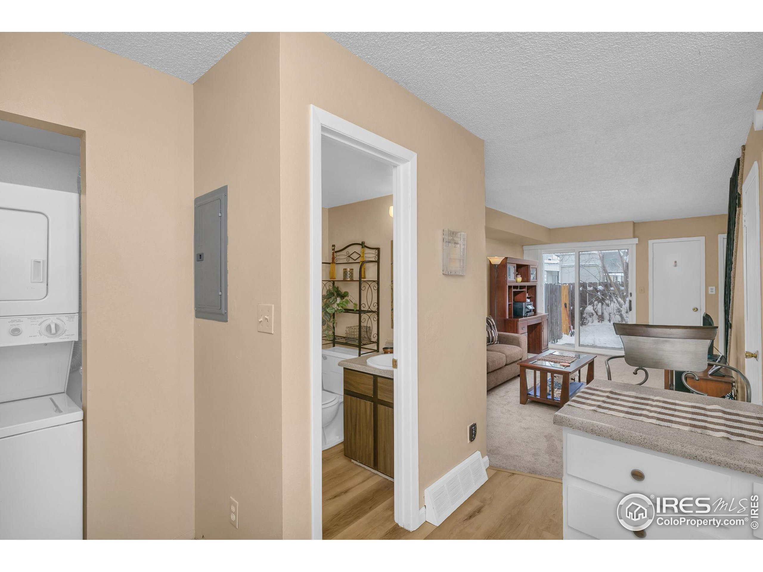 3024 Ross Dr C23