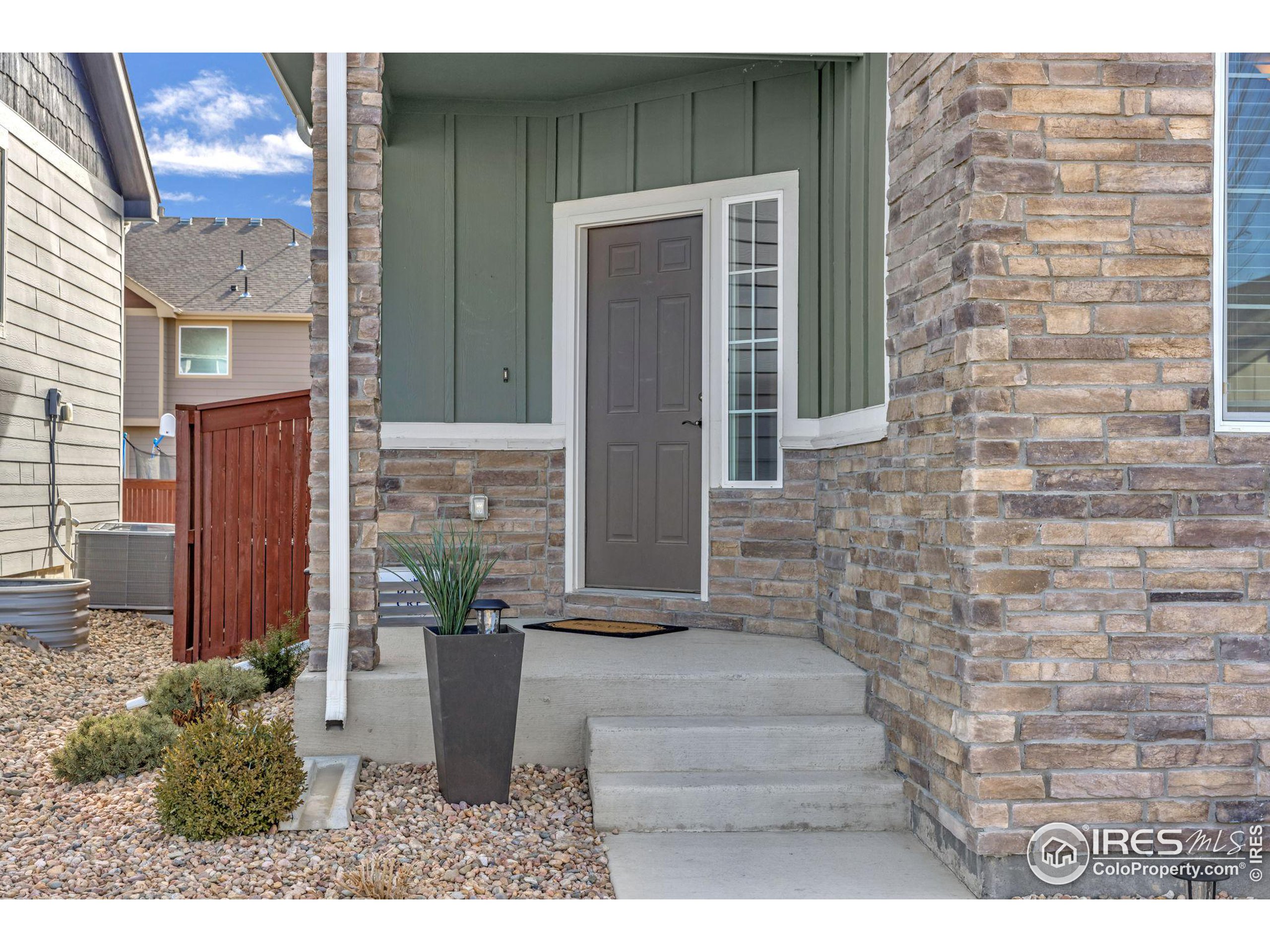 2043 Reliance Dr