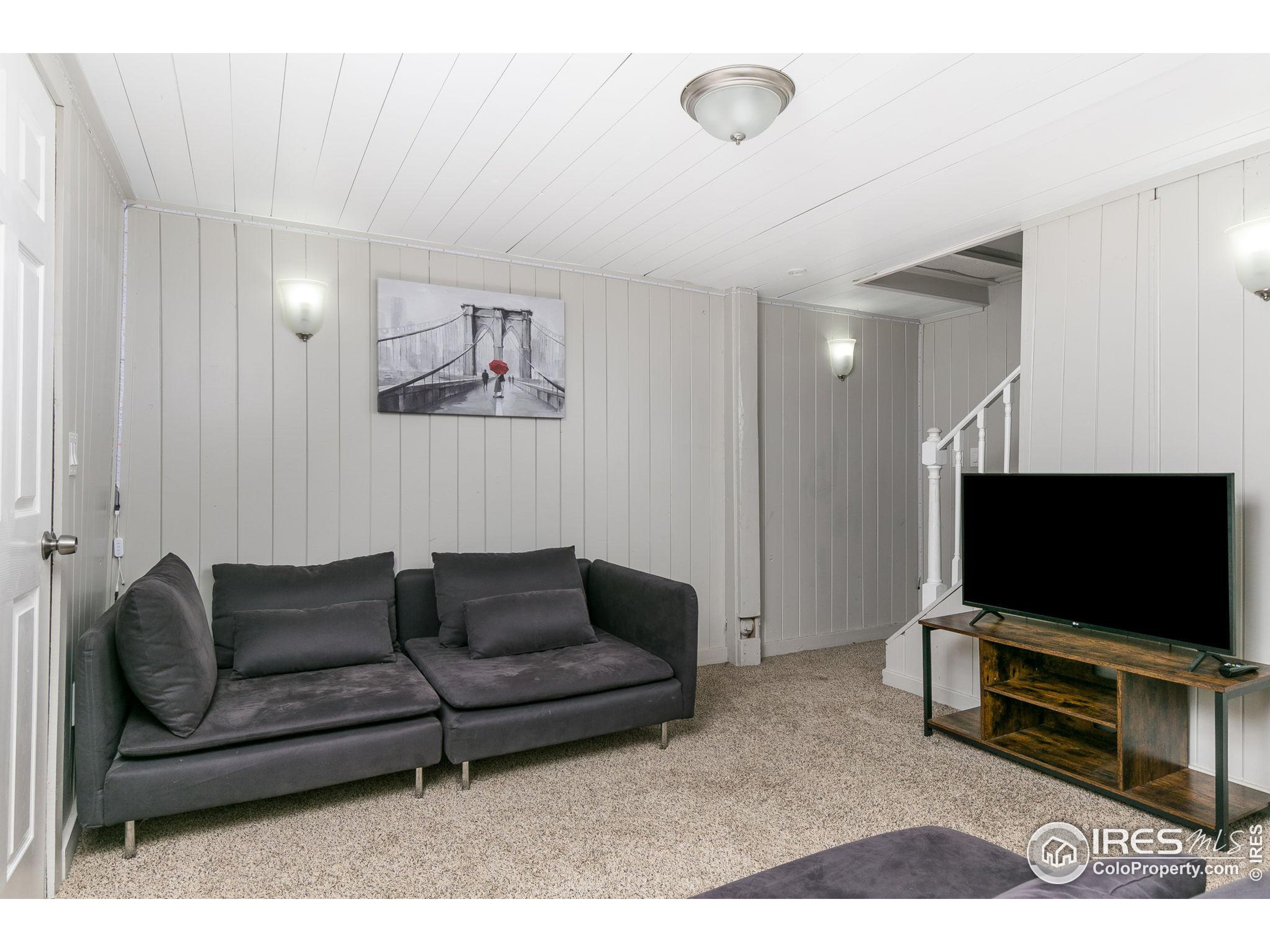 841 Crisman Dr 9