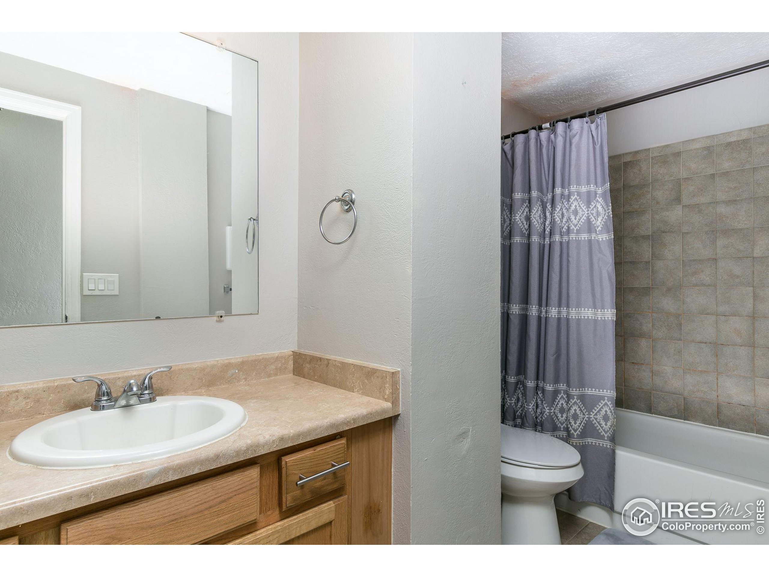 841 Crisman Dr 9