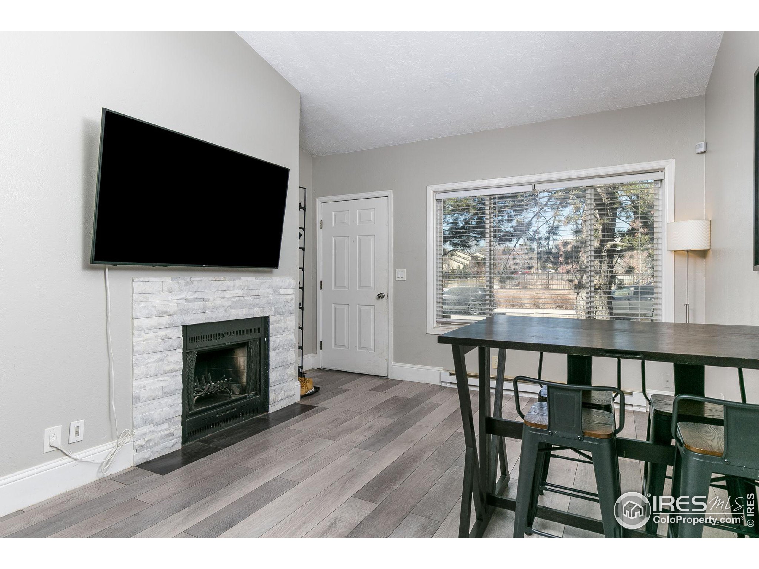 841 Crisman Dr 9