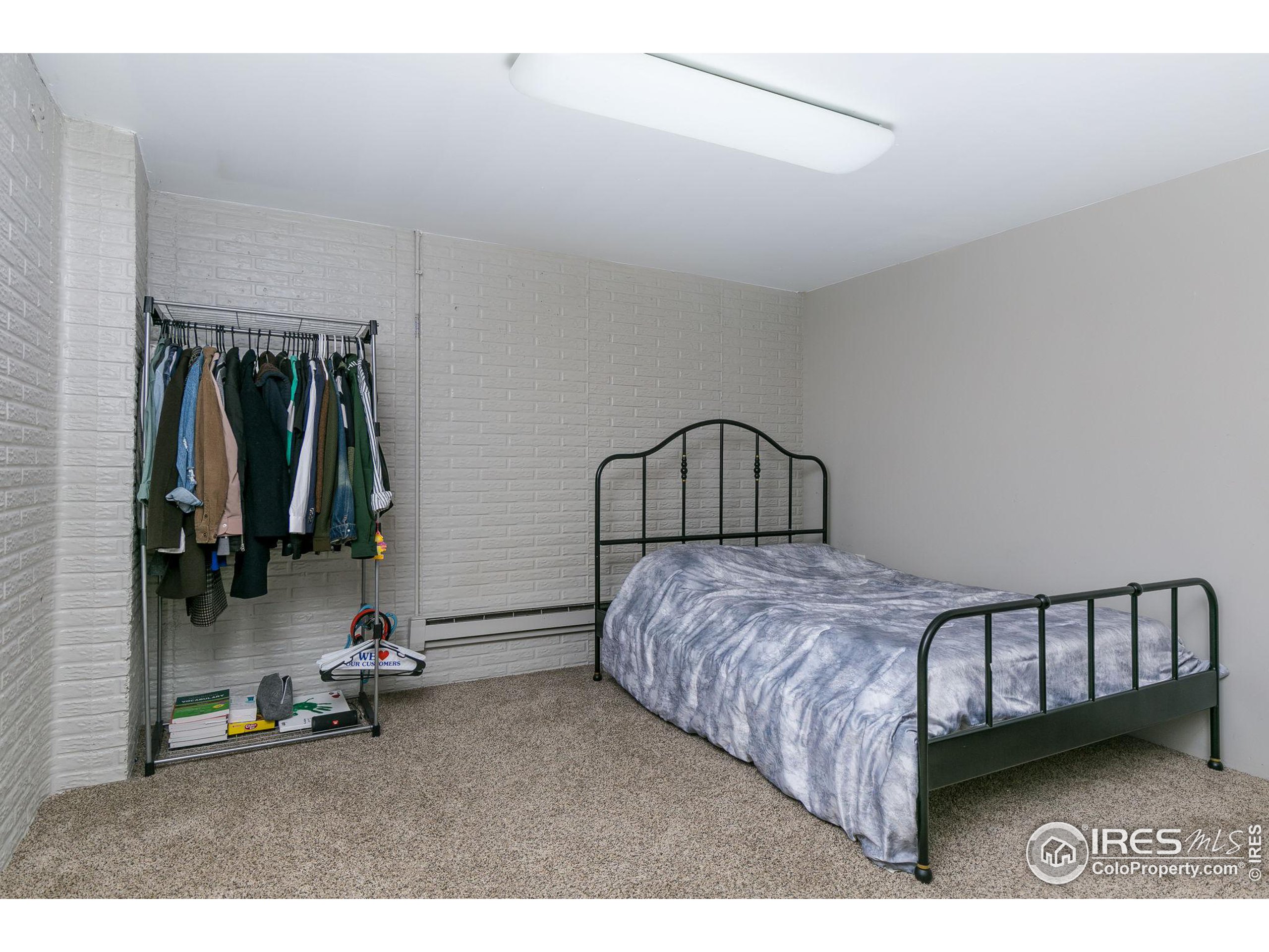 841 Crisman Dr 9
