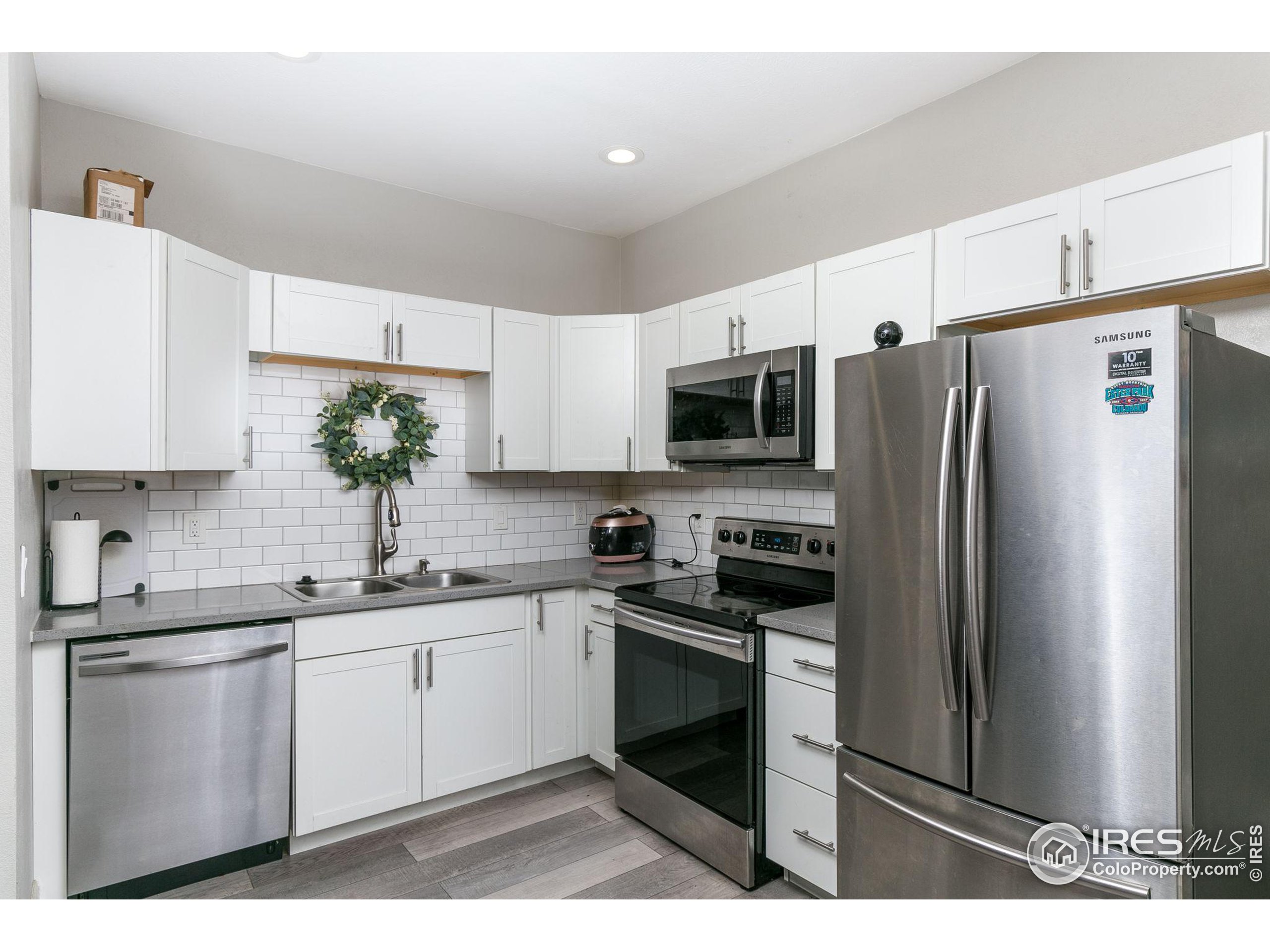 841 Crisman Dr 9