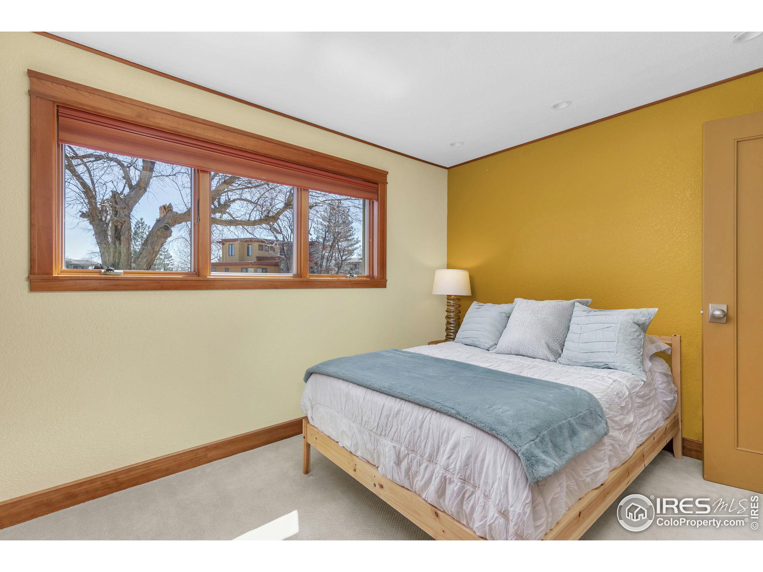 2293 Holyoke Dr