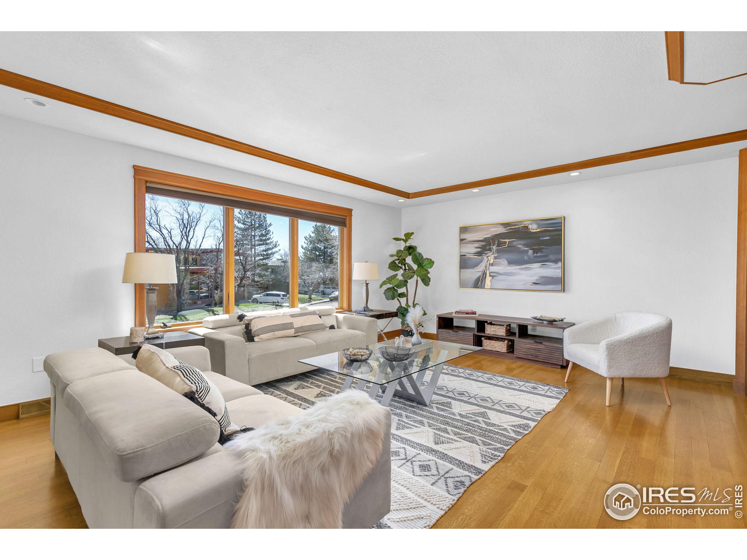 2293 Holyoke Dr