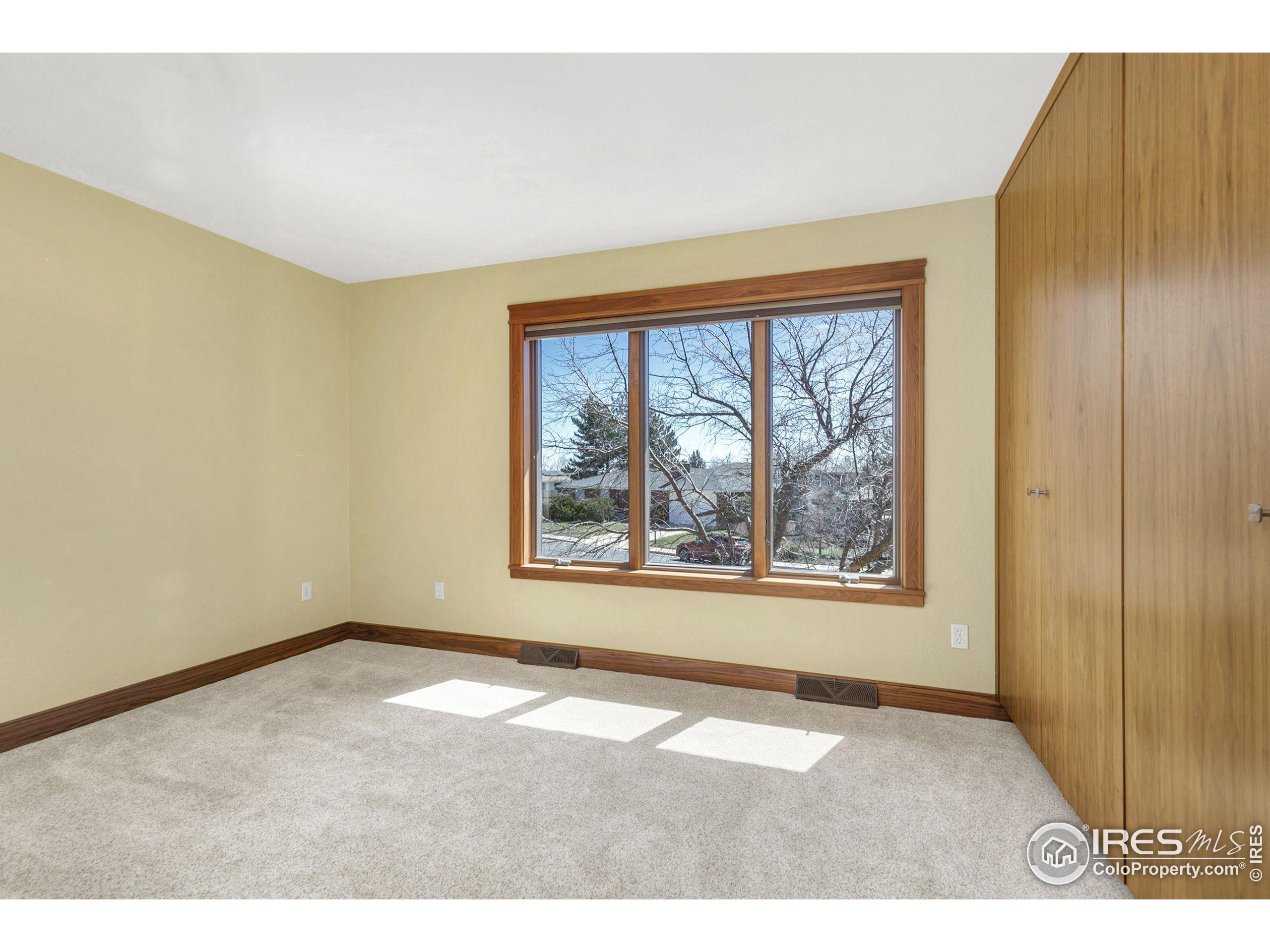 2293 Holyoke Dr