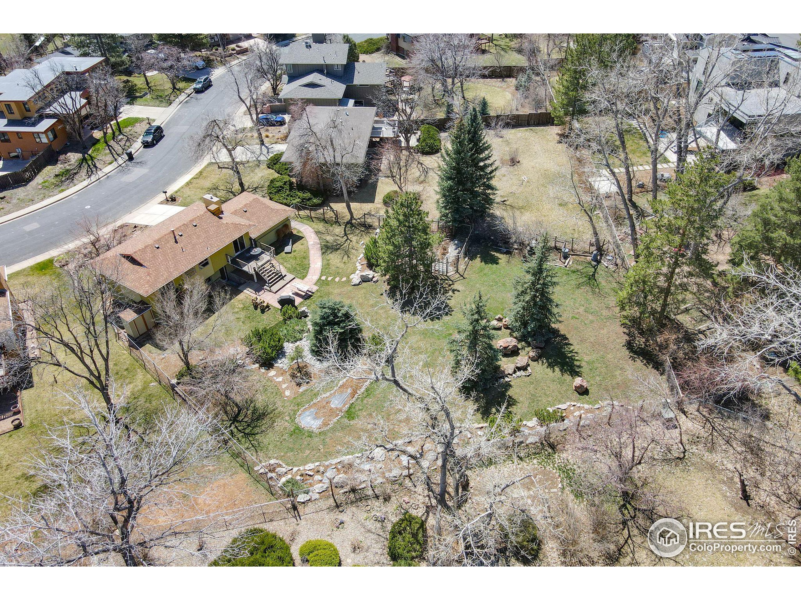 2293 Holyoke Dr