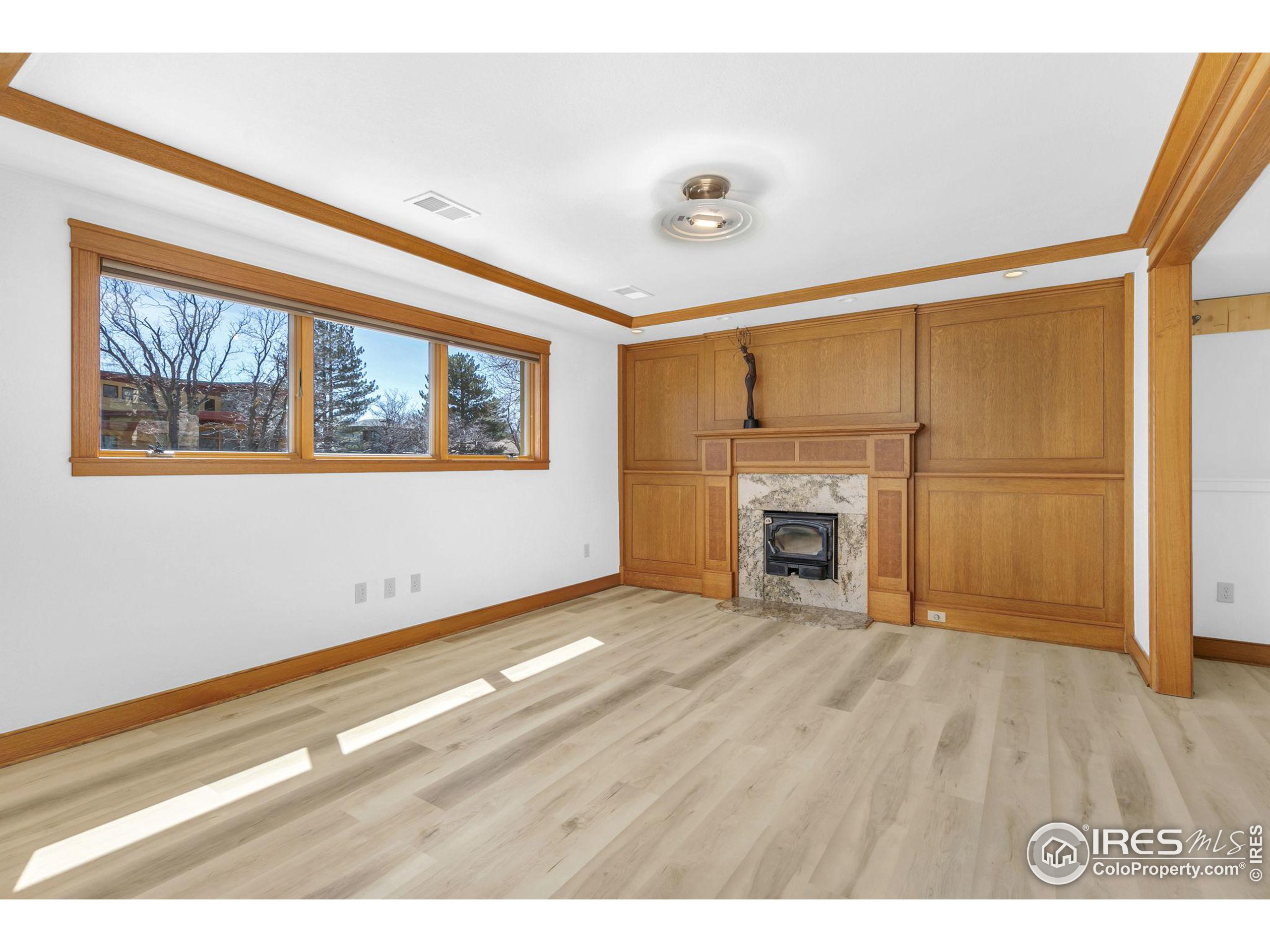 2293 Holyoke Dr