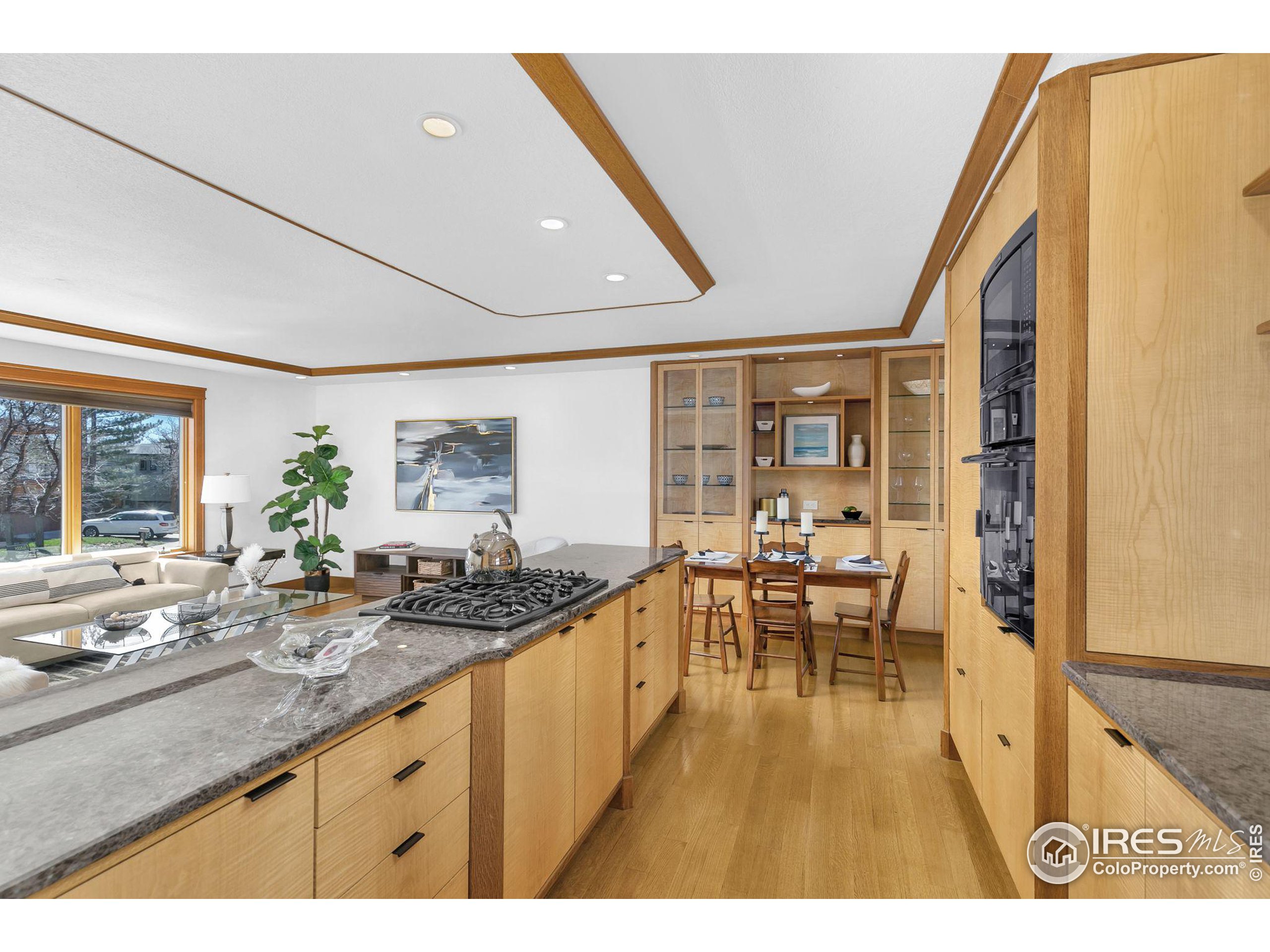 2293 Holyoke Dr