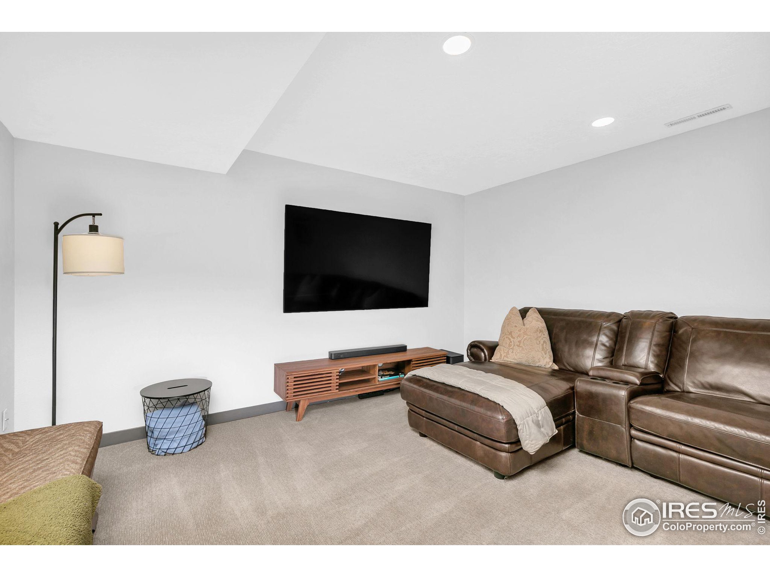 2913 Stanford Rd