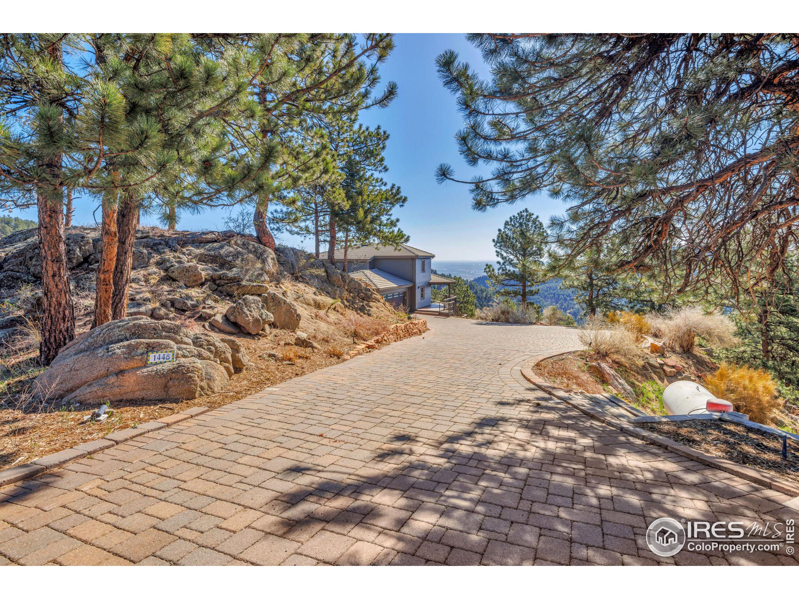 1448 Carriage Hills Dr